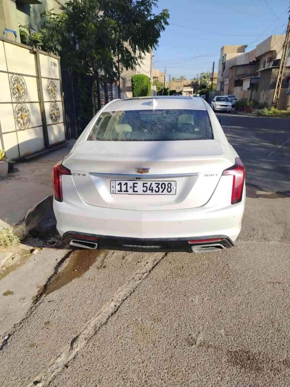 كاديلاك ct5  موديل 2022 رقم بغداد باسمي فول فووول مواصفات بيها قطعتين صبغ بدون دواخل والسونار موجود بالصور مكان السيارة بغداد السيدية رايدها ب 220$ وبيها مجال بيع او مراوس حسب القناعة للاستفسار ***********
