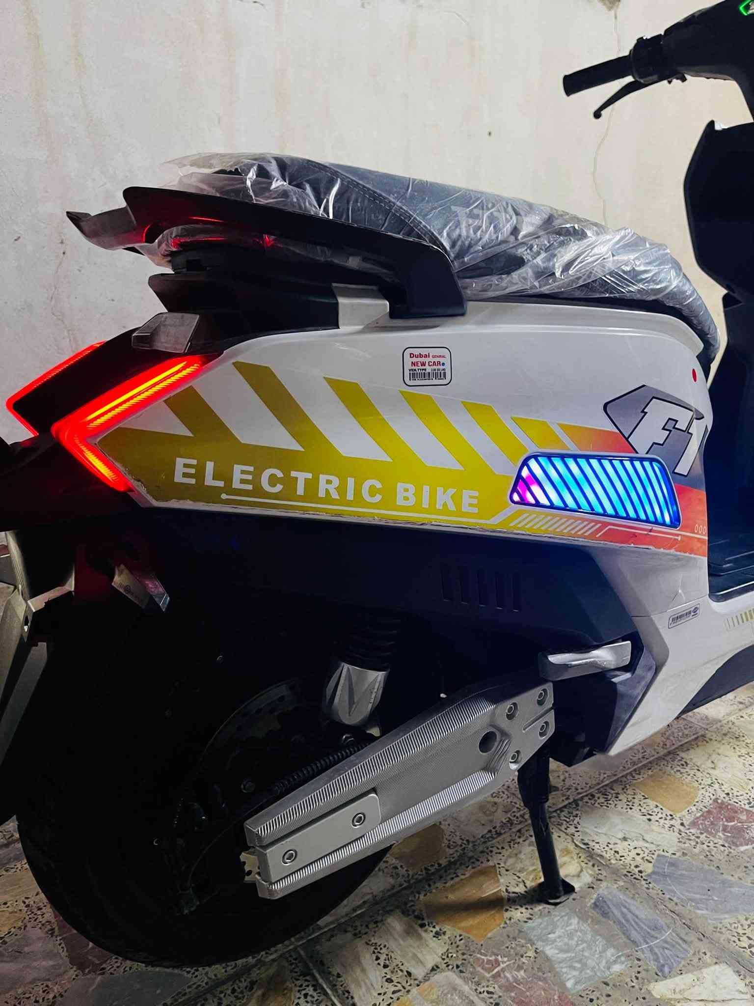 السلام عليكم 
للبيع دراجه F1 شركة HIS  
 2026
6 بطاريات دبل 32 امبير 72 فولت
ملف 2500W حقيقي
تشغيل بصمة وسويج وكارت
نضام P بارك
نضام R رجوع للخلف 
لد امامي متغير
السعر 750 وبيها مجال
المكان بغداد 
للاستفسار ***********
