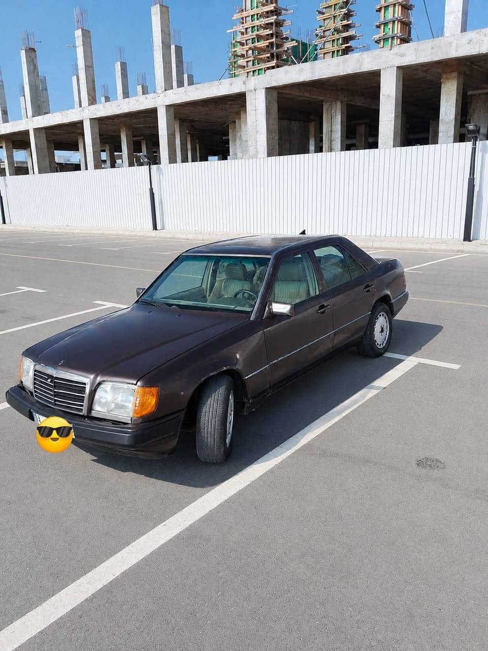 ب 33 ورقة بيها منظومه غاز
تشتغل غاز وبانزين 
مارسدس دب موديل 1987
بيها كير ومكينة بطة 3000
مكينة وكير جدد بلجيس 
شلعة ومعدل تشك الكاع
ترايك للبصرة 
تخم تاير جديد 
صدر امامي خلفي 80بلمية
كهربائيات كلها شغالة 
تبريد عوزة بس راديتر
منظومة التبريد كلها موجودة
غرفة السيارة جديدة 
قواعد دبلات وحدة مصلحة
شواصي مكفولات 
مصبوغة عام للجمالية
رقم بغداد تحويل مباشر 
ثاني يوم بأسمك
غرامات مصفرة 
السعر : 33 ورقة 
العنوان: بغداد الشعب
الرقم : ***********
اخوان رحمة لوالديكم اقرة المنشور عدل يلا تخابر كل تفاصيلها مذكورة بلمنشور
