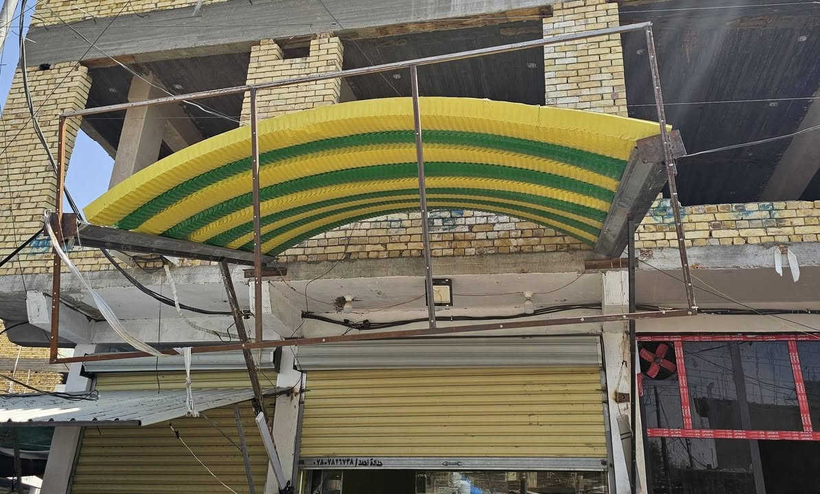 قمريه كيسبان للبيع
الطول 4 متر
العرض 3.70
كامله هي وغراضها بس جيب وشد
***********
