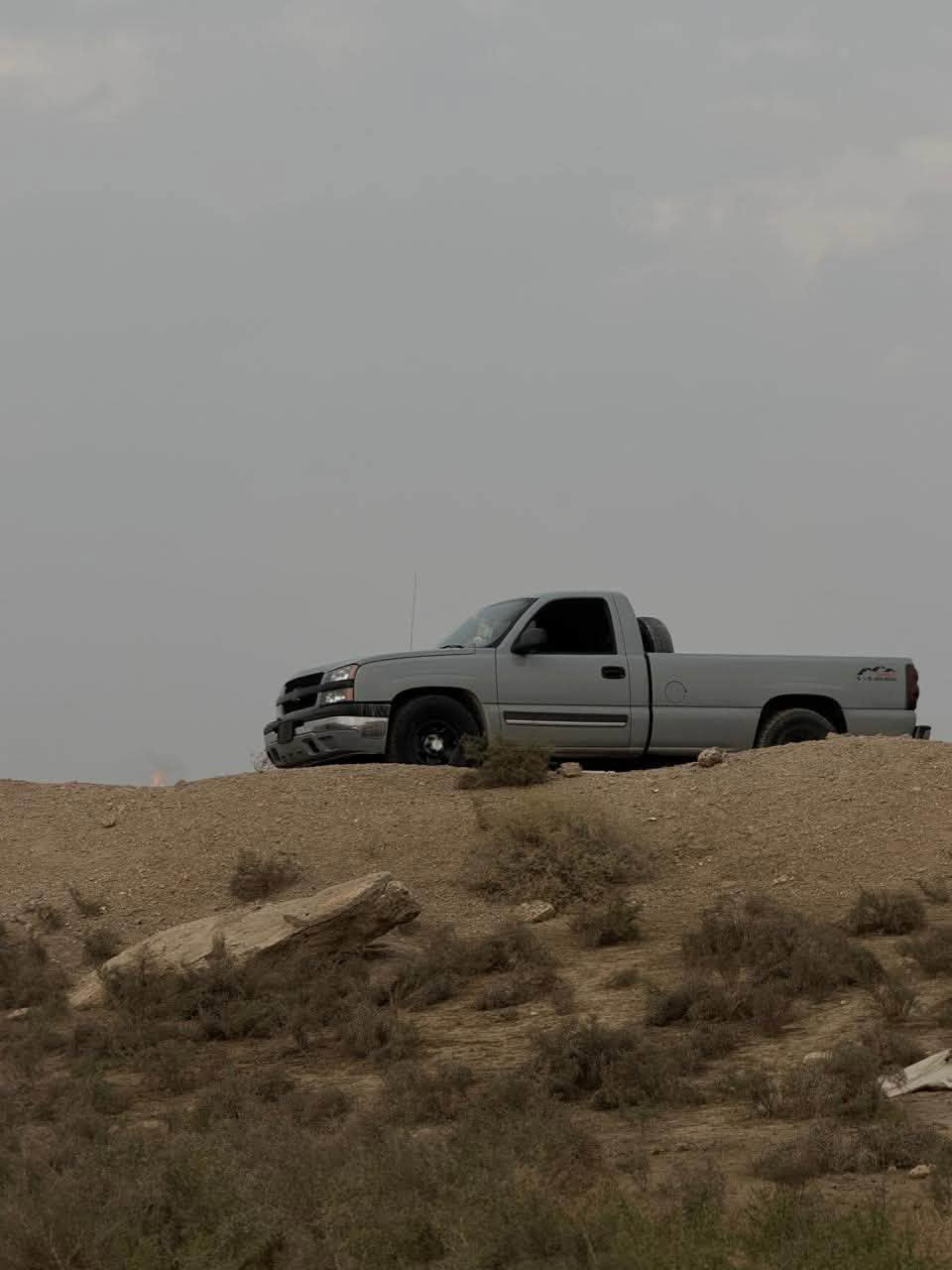 سلفرادو للبيع او مراوس 
موديل ٢٠٠٤ 
لون سمنتي 
معمره جديد شغل درجه أولى صدر حداديه تبريد تخم تاير 
سياره ماتنقص برغي منظومه غاز سياره حيل حلوه مرقم كامل رقم بغداد 
السعر ٨٥$ ورقه 
***********
