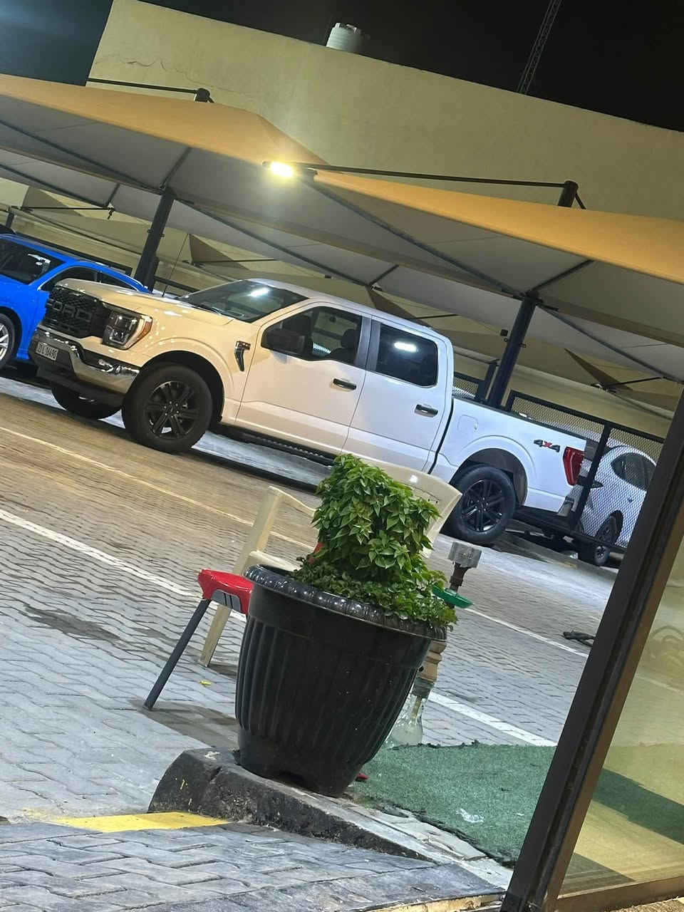 فورد f150موديل٢٣السياره كلين بدون صبغ. ماشيه ٦٠الف.  السياره جديده  بدون اي نقص  رقم شمالي. السياره فور ويل. مكينه ٨سلندر تنفس طبيعي   للاستفسار *********** مكان السياره كربلاء.
