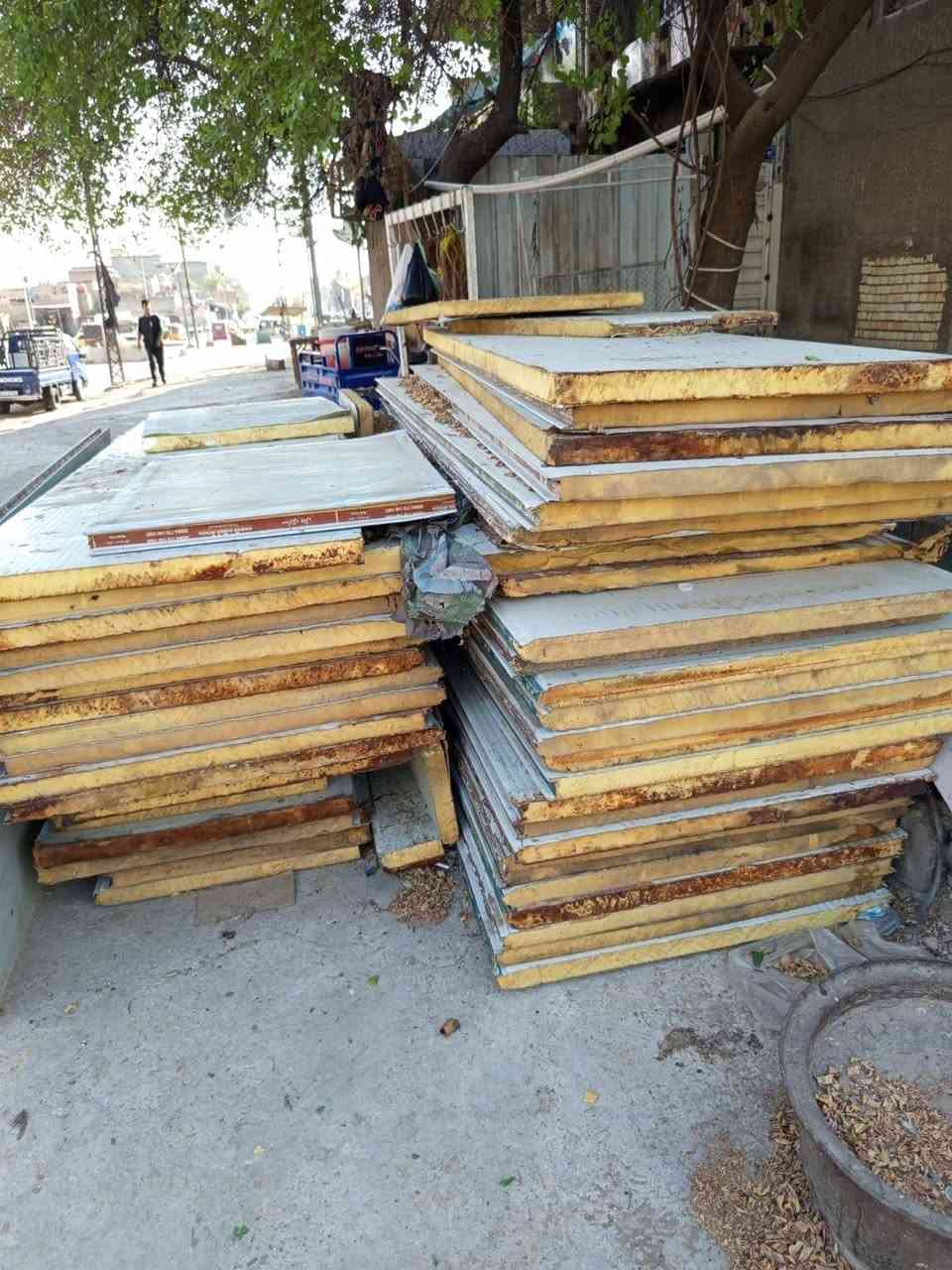سندويج جداري مستعمل نضيف طول 280 المكان بغداد جميله ***********
