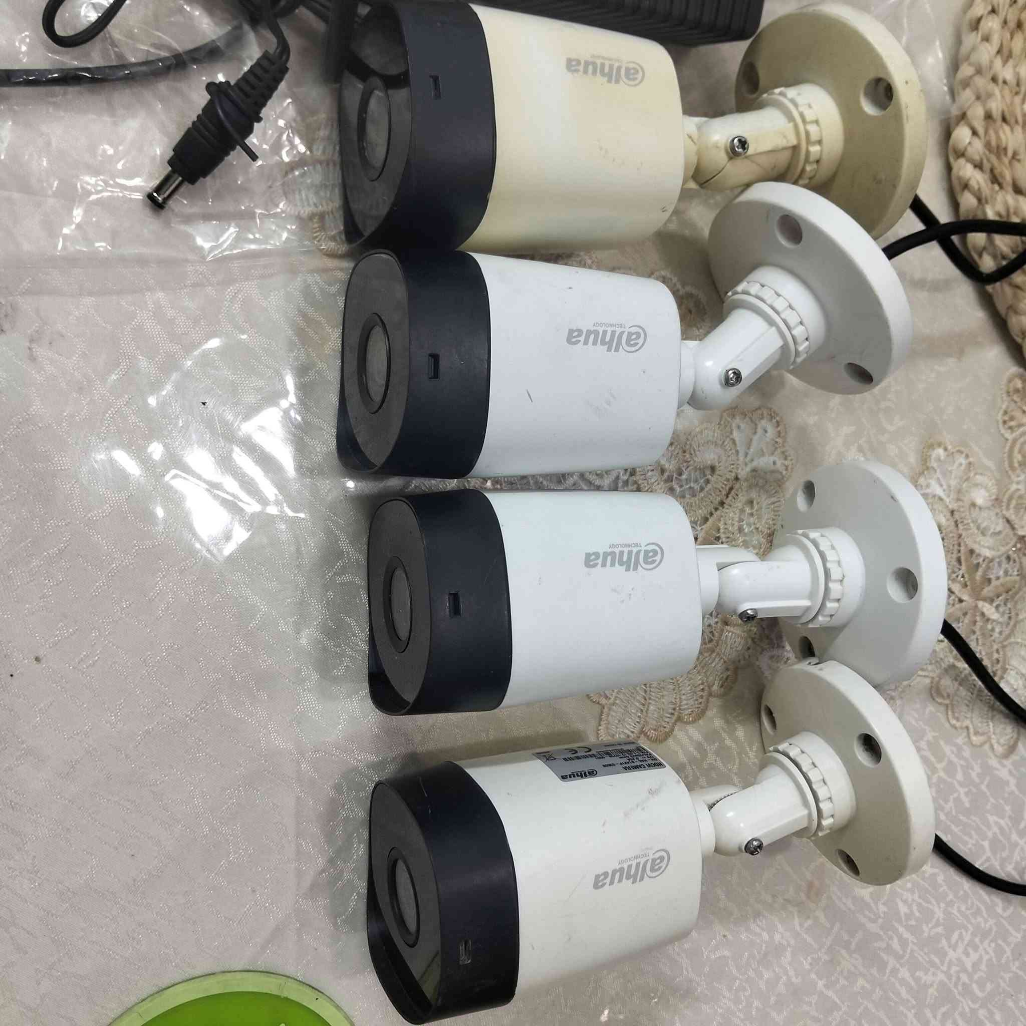 للبيع
جهاز دهوا اصلي
4جنل
2ميكا
مع 
هارد 1,تيرا
4كاميرا دهوا
ماوس لاسلكي
محول 12v
4امبير
بغداد
***********
