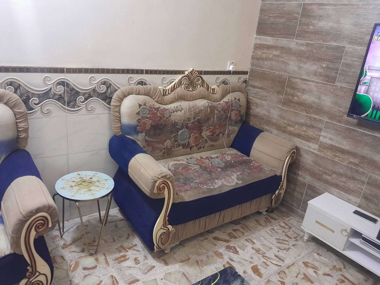 السلام عليكم 
تخم عشر مقاعد تركي للبيع بي اضرار السعر ١٥٠ بغداد 📱 *********** ابو سيف
