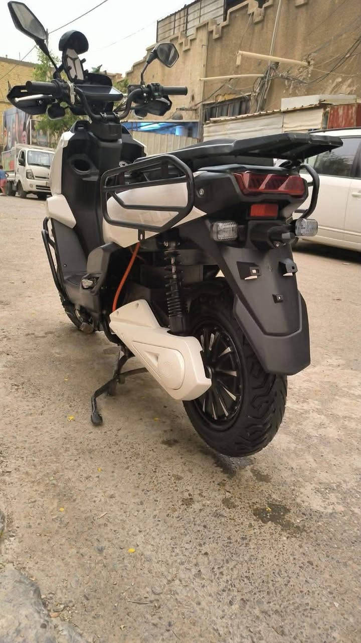 دراجه اباتشي جديده مديل 2026 بريكات هايدروليك خلفي امامي ملف 3000 QS MOTOR وعقلVOTOL EM80 شرط شلعه بطناش سرعه حقيقيه بلويز 75 6 بطاريات مسطره كرافين دراجه جديده شخط مابيها تمشيك بلشحنه الوحده 80 كيلو سويجين بصمتين  السعر مليون وبيها مجال عنوان بغداد الدوره ***********

