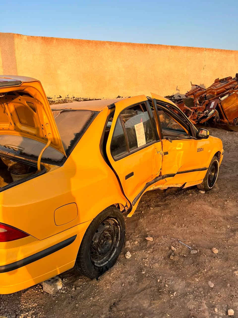 السلام عليكم السياره للبيع علحادثه سمند الاستفسار ***********
