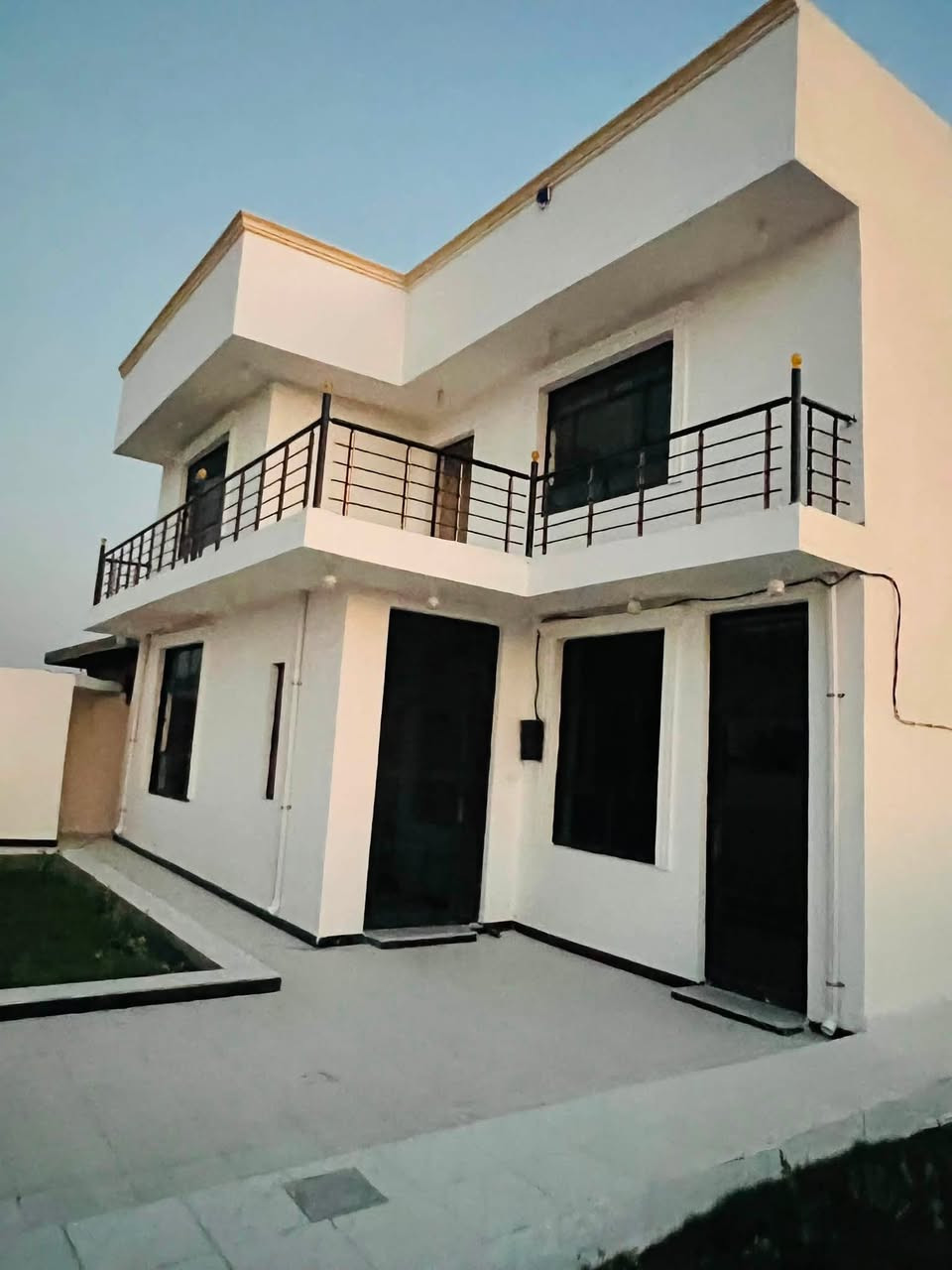 بسم الله الرحمن الرحيم
🏠 إعلان بيع عقار
للبيع بيت في منطقه(عايد الناصر)
📐 المساحة: 400 م²
🛏️ عدد الغرف: 4 غرف
📜 نوع السند: طابو زراعي
📍 الموقع: واسط – الزبيدية
💰 السعر والمعلومات بالتواصل المباشر
📞 للاستفسار: ***********
🏢 العمدة للعقار   انستا  v.nq_r
