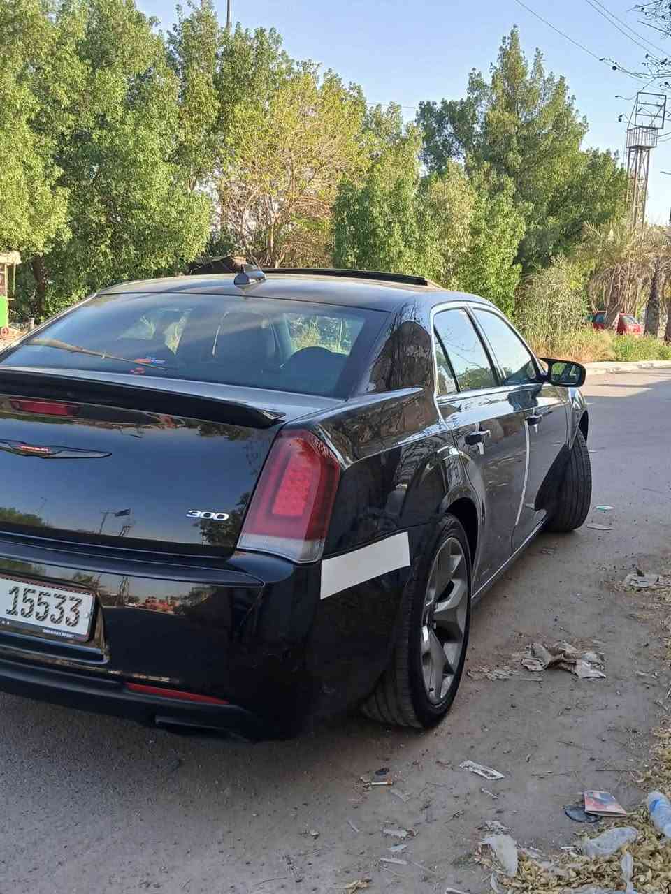 سلام عليكم ورحمة الله وبركاته 
اوباما موديل 16 اصل فول رقم بغداد دولي ثاني يوم تحويل 
السياره جاهزه من كل النواحي جديده  ماشيه 150وقابله للزياده 
حادث من امريكه فقط جاملغ الخلفي وبدون دواخل بدون ايرباك صور الحادث بلمنشور ونسونار 
مكينه 3600 سته سلندر 
موصفات C فوووول
ويل 20 تخم تاير جديد 
منظومه لايت زنون
داخل  اسود 
كشنات كهرباء 
استيرن كهرباء 
شاشه كبيره 
تشغيل عن بعد 
كشنات تدفئه تبريد 
 بنراما 
السعر193 وبيه مجال 
مكان بغداد الكرخ 
الهاتف ***********
