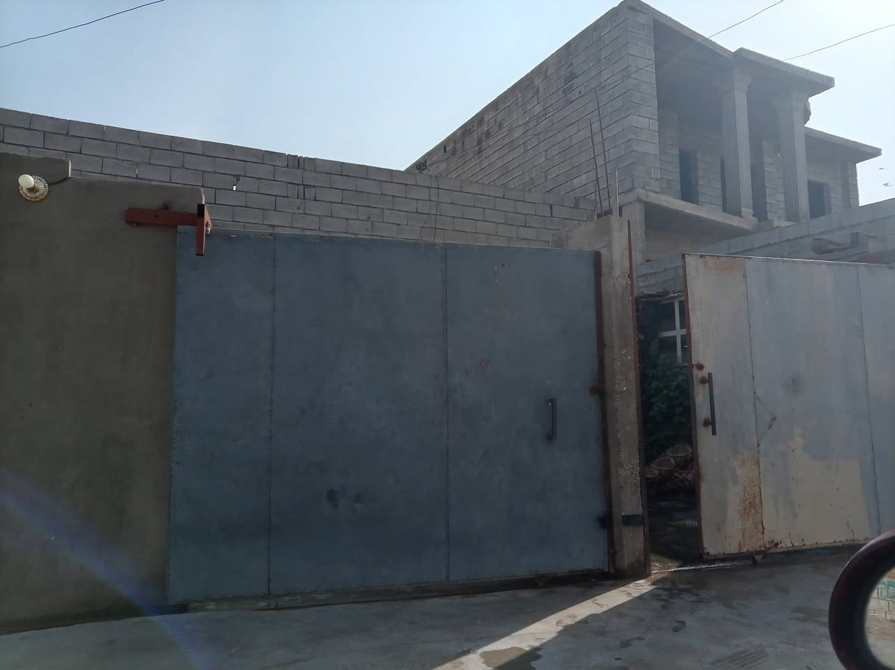 بيتين • ٢ غرف • ١٨٠م