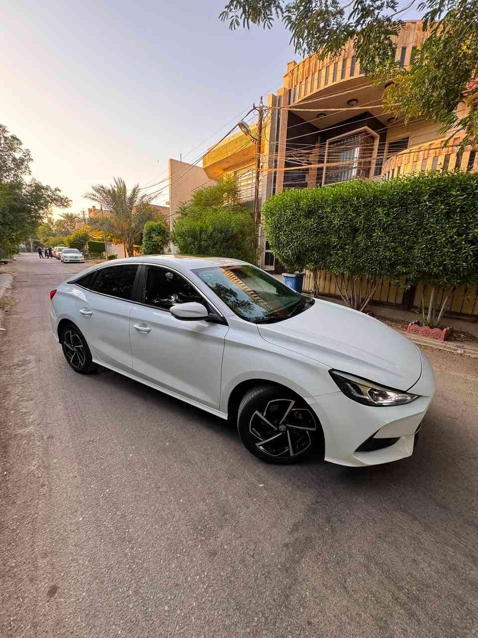 من رخصة الادمن Mg gt  2023 تيربو 1500وارد خليجي ماشيه 70 الف كيلو
رقم بغداد 
فول مواصفات
ضمان شركة 5 سنوات او 200 الف كيلو متر كلشي عليهم كفالة من اي حادث محرك كله بانزين محسن وموجودة اوراق الصيانه دهن شركة 
وارد خليجي مو صيني مال اربيل 
عارضها 118  للشراي  ***********

‎المواصفات :

‎مصابيح نهارية LED
عداد ديجتال
‎مصابيح خلفية LED
ابل كاربلاي و اندرويد اوتو
‌‌‎اشارات في المرايا الجانبية
‌‌‎بصمة تشغيل
‌‌‎مقود من الجلد
‎مقاعد جلد رياضية
‌‌‎مكابح توقف الكترونية EPB 
‌‌‎مكابح انتظار الكترونية AUTO HOLD 
‌‌‎ABS
‎نظام الثبات الالكتروني ESP
‌‌‎نظام توزيع قوة الكبح EPD
‌‌‎نظام مكابح المنعطفات CBC
‌‌‎نظام مراقبة ضغط الهواء في الاطارات
‌‌‎فتحة تكيييف خلفي
‌‌‎نوافذ كهربائية 
‎مقود قابل للتعديل
‎شاشة 10 انش مع نظام بلوتوث
‎تحكم بالمقود 
‎مداخل USB مع شاحن
‎مدخل كهرباء 12 فولت
‌‏Apple Car Play
‌‌‎2 وسائد هوائية
‎كاميرا خلفية مع حساس خلفي
‎دبل صالنصة 
‎مثبت سرعة
‎دواسات بنزين وبريك معدنية رياضية
‎ارضیات MG
‎ويل 17 من الالومنيوم
كامرة 360 درجة
