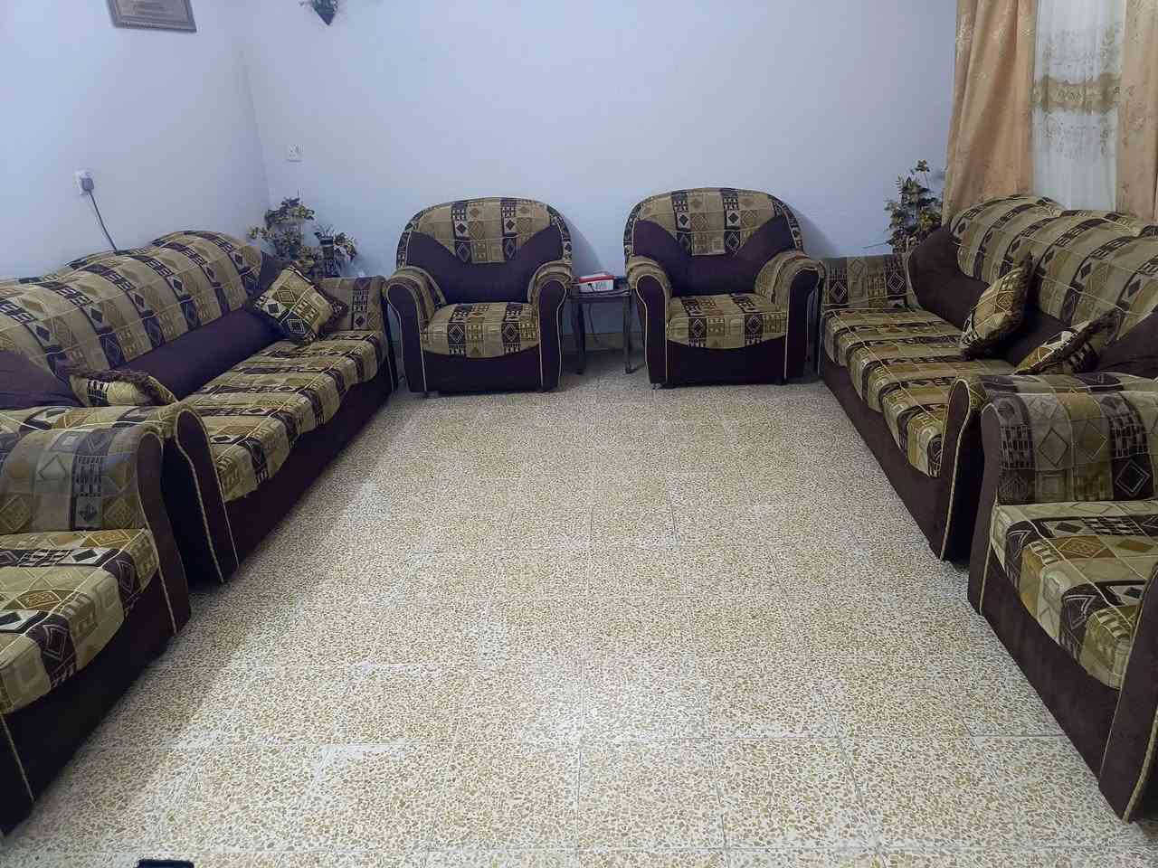 طخم للبيع بسعر 200 الف 
وبينو مجال 
للتواصل ***********
