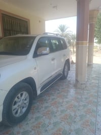 لاندكروز • ٢٠١١ • مشيه ٢٥٠٠٠٠