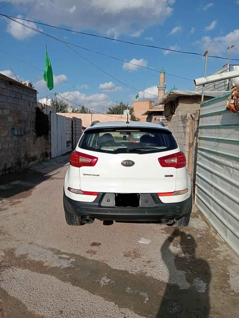 سبورتج للبيع موديل 2012 خليجيه المكان بغداد حي الجهاد رقم التلفون *********** السعر 130 وبيها مجال

