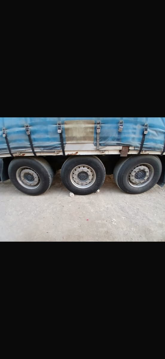 سلام عليكم 
عربانه شمتز للبيع
سعر 65 وبيه مجال
***********
