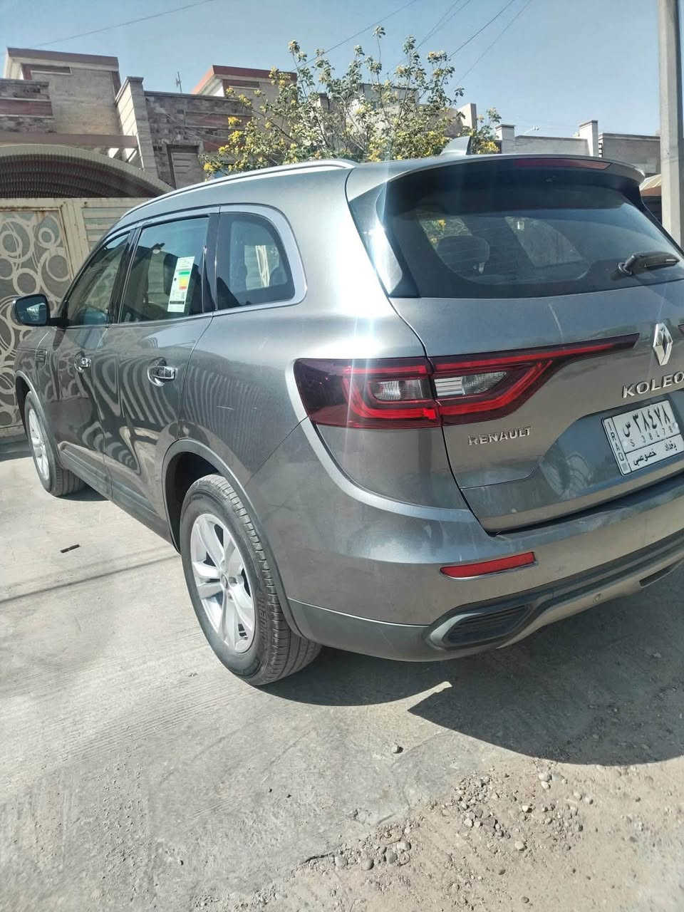 موديل ٢٠٢٣ نص مواصفات
حرة 

مكفولة  كلين تايتل (فقط طخه خفيفه بالدعامية)

ماشية ٨٥ الف

شاشة تدعم كار بلي و واندرويد

حساسات خلفيه مع كامرة خلفية

السعر ١٥٥ فقط 

التواصل ع الرقم 

***********
