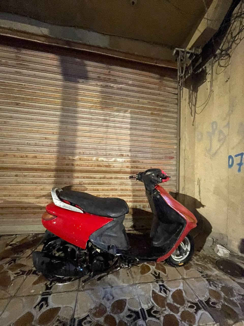 فراشه جاهزه كله مكينه تخبل لا تنقص ولا تبخر شرط دكه هندر بس عوزه كزوز طاك سلف شغال بس باتري لايت شغال سعره 250 وبيه مجال قليل قليل رقمي ***********
