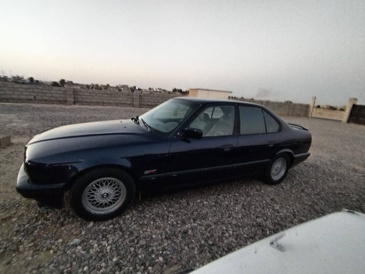 للبيع بي ام ٥٢٥ موديل ٩٣ فول موصفات وارد ياباني أربيل سنويه صاقطه ٢٥ محرك كبس كير توماتيك بجم عريض جام كهرب تخم تاير جديد صدر جديد تبريد ثلج سياره مال جناي السعر ٥٥ وبيه مجال شي بصيط لل شراي *********** خابر وتدلل مكاني الشركاط

