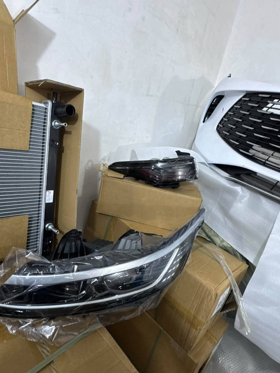 عالم BYD بيع قطع غير بي وأي (كن بلاس)(سيل 5)(ديستروير)(كن ال)
سلام عليكم جميع اصحاب سياره بي وأي دي جميع القطع لدينا من دعاميات إماميه و خلفيه سكنات بك لايت راديترات اصليه شنو شي يخص سياره بي وأي دي لدينا أسعار مناسبه جدا جميع الأغراض اصليه وكاله 
التواصل او الاستفسار انتصل على الرقم *********** 
العنوان بغداد البياع حي الصناعي
