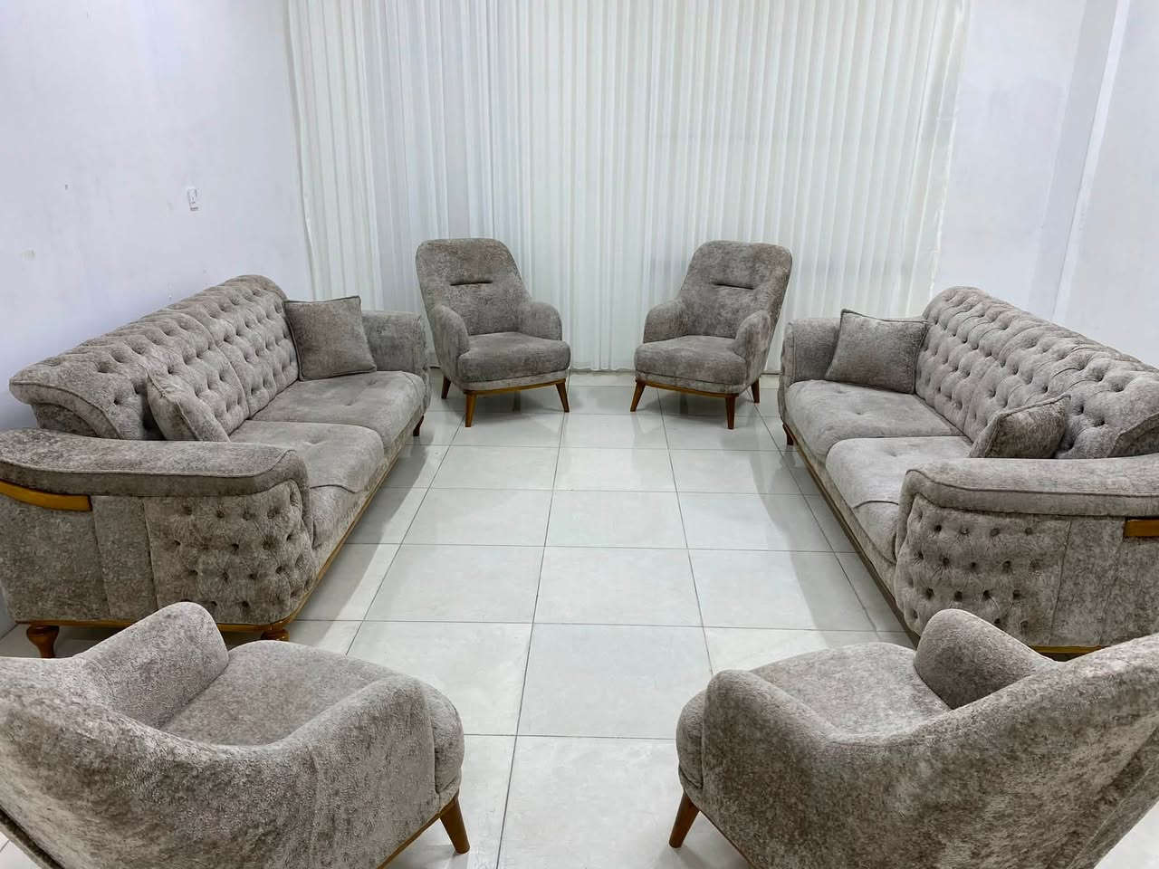 تخم  تركي10  نضافه100‎%‎  ميزه السرير ضهرب قلاب قماش البانده مقاعد بولستر قاعده وارجل خشب زان شي راقي  عنوان اربيل للتواصل ماسنجر واتساب ***********
