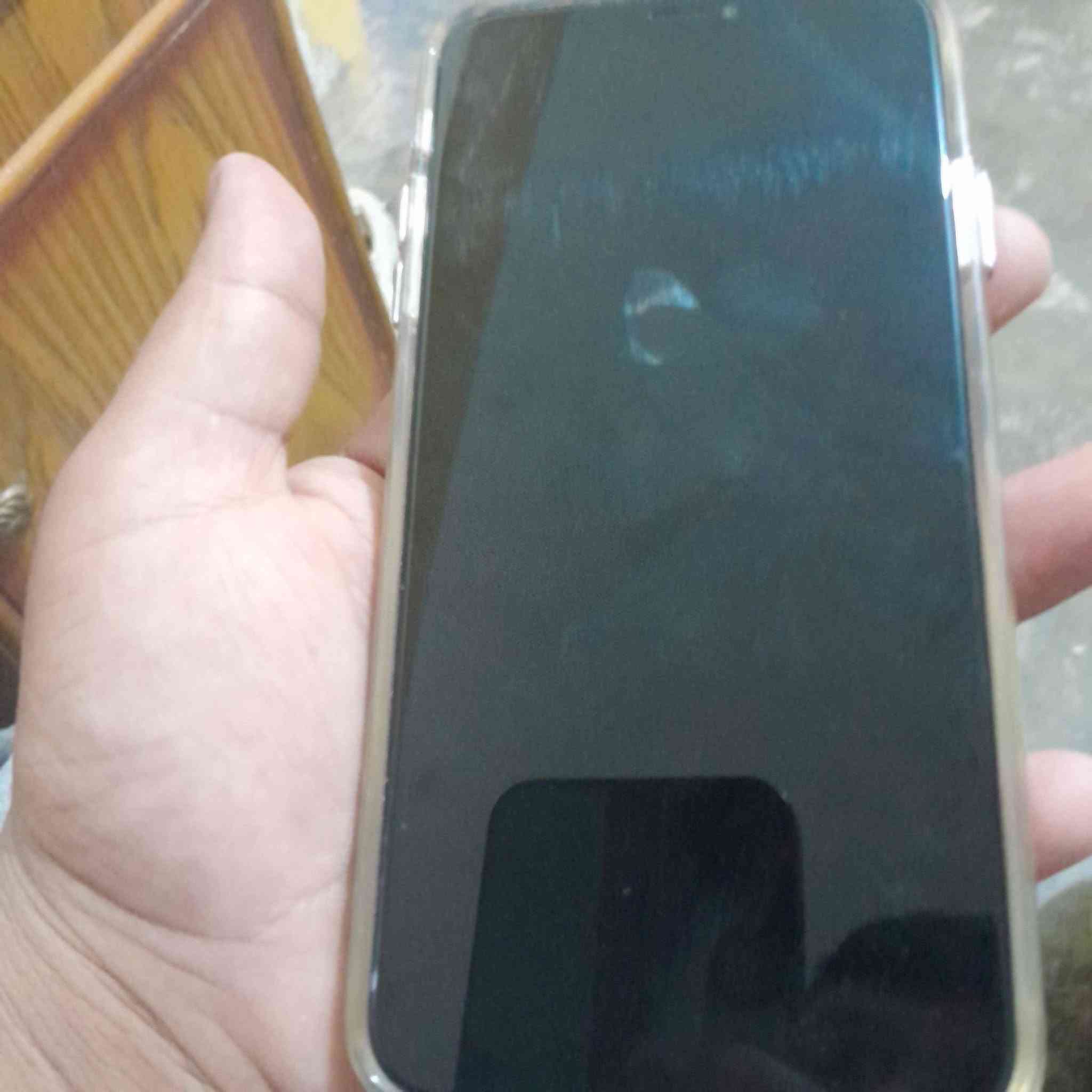 سلام عليكم جاهز كس ماكس نضيف مبدل بي بس بطاريه و100 وذاكره 256 
وضهر مكسور كدام عينك ولسعر 225 وتواصل خاص و عل رقم *********** وبي واتساب

نص مكتوب في الصور:
- البطارية حالة البطارية والشحن رسالة مهمة حول البطارية غير قادر على التحقق من أن هذا الـ iPhone يحتوي على بطارية أصلية من Apple. قد لا تكون التفاصيل الواردة من هذه البطارية دقيقة. لمعرفة المزيد الحد الأقصى للقدرة %100 هذا قياس لقدرة البطارية مقارنة بقدرتها عندما كانت جديدة. قد تتسبب القدرة المنخفضة بتقليل ساعات الاستخدام بين عملية الشحن والأخرى. أقصى قدرة للأداء الـ iPhone غير قادر على تحديد عمر البطارية. شحن البطارية المحسن للحد من استنزاف عمر البطارية، يتعلم الـ iPhone من عادات الشحن اليومية، بحيث ينتظر ولا يتجاوز ٨٠٪ حتى يحين موعد حاجتك إلى استخدامه.