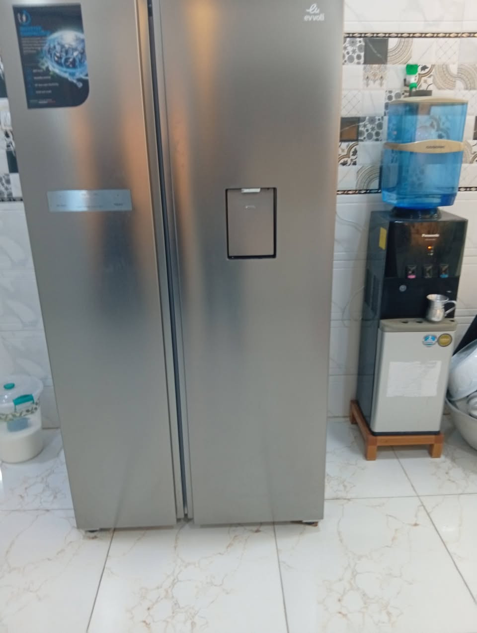 دارللبيع مساحه 200مترطابوصرف زراعي بأسم عراقي يحتوي ع 3غرف صاله ديوانيه مطبخ كبير مجموعات صحيه خارجي و داخلي بناء شخصي طابوق ينباع مع الاثاث قريب على الشارع يقع في شط العرب منطقه نهر حسن قريب على كردلان رقم الموبايل‏‪***********‬‏
