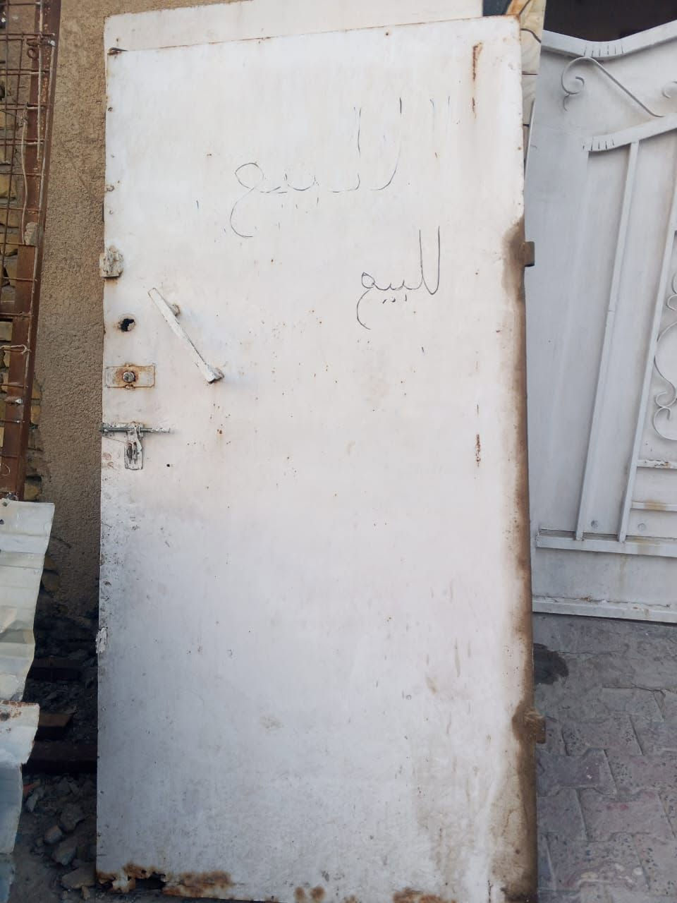 بيبان محل 2للبيع وسقفيه محل كامله هيه وسكفه والبيبان للستفسار الاتصال ***********
