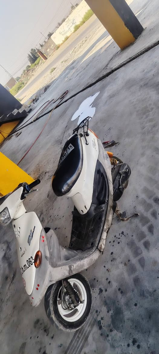 السلام عليكم موطور نحله 9زروف للبيع شرط مامفتوح كلو شرط كهربائياتو كله شقاله لايت شقاله  السعر 450 وبي مجال مكاني ناحيت حمام العليل رقم  ***********
