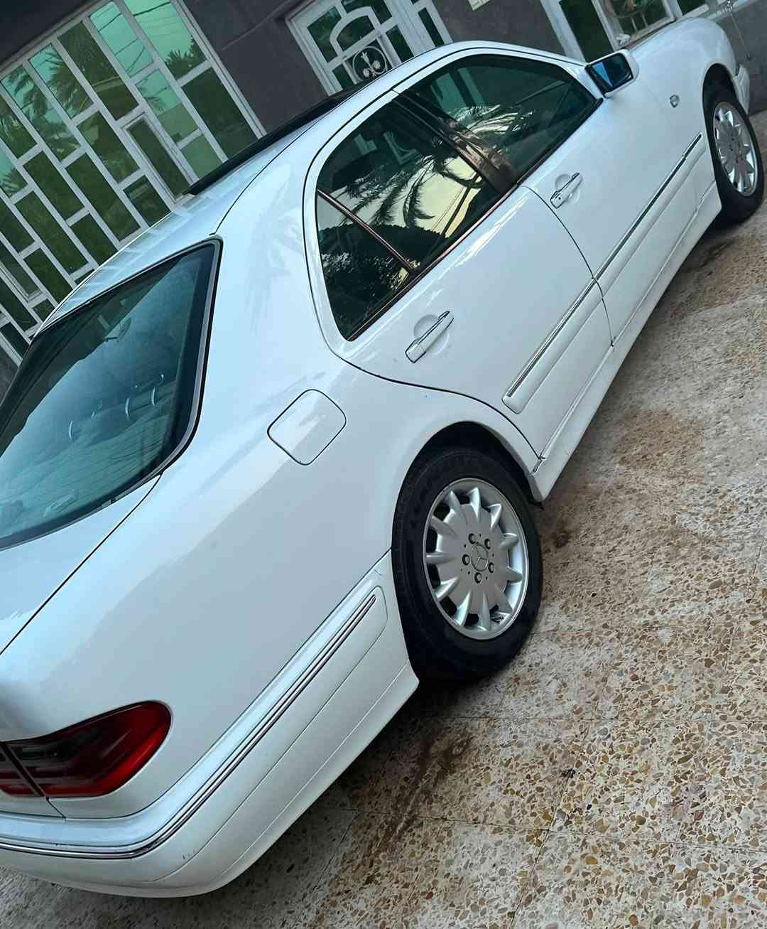 ام عيون موديل ١٩٩٨
محرك v
صبغ عام 
جاهزه السياره 
مكانها بابل 
رقم بغداد 
السعر ٨٠ بيها مجال 
***********
