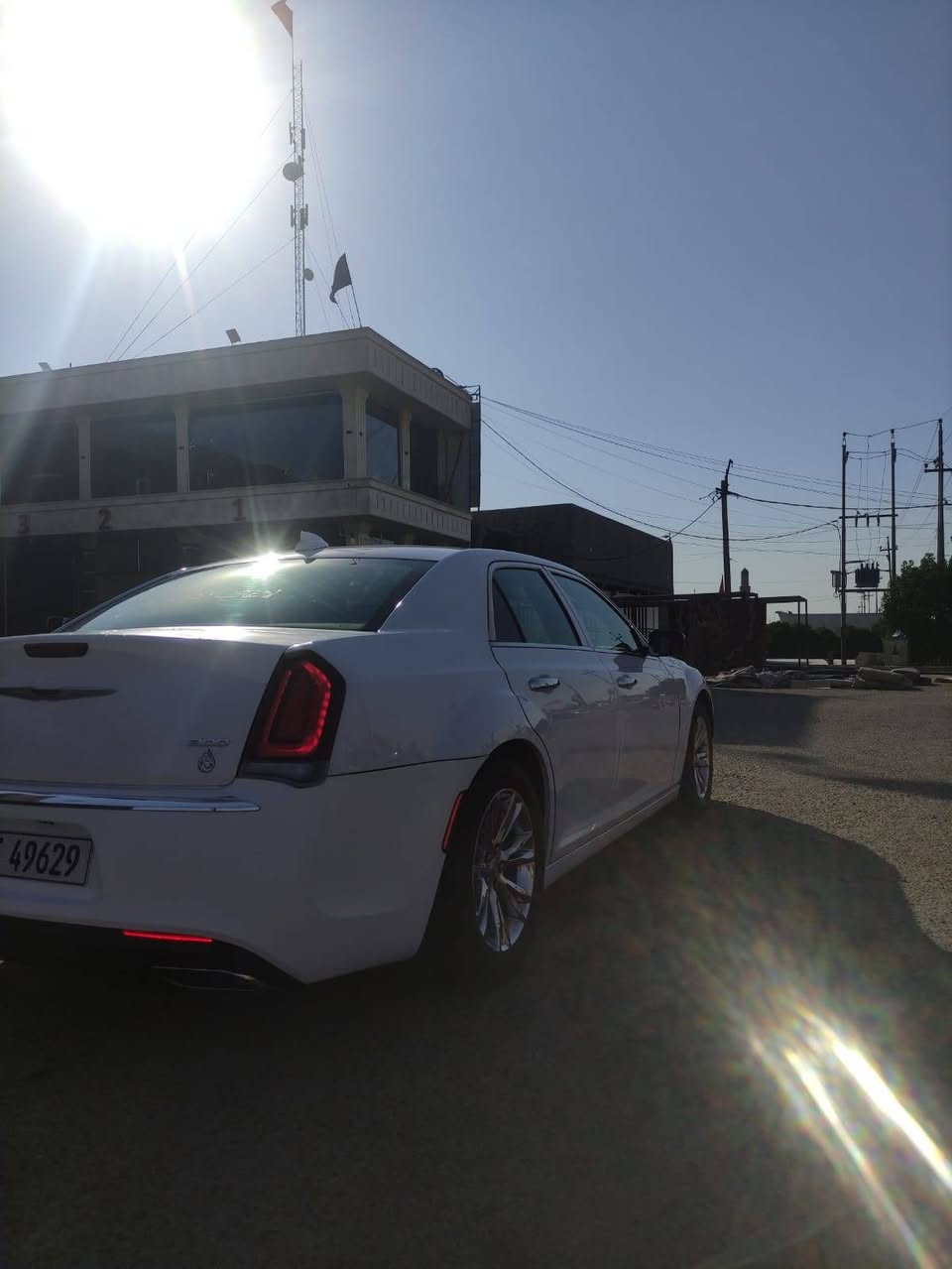 كرايسلر C300 ؛ مديل 2019 
وارد كندي كفاله عامه ضربه صبغ تبديل 
فول مواصفات عدا الفتحه تبريد تدفئه كشن غرفه جديده بالكارتون منضومة تبريد جديده كامله صارلها شهر 
مكينه كير اكسل حداديه كله كفاله 
تخم تاير جديد بالكارتون ويل مكسيكي 
استخدام شخصي مامشتغله خط ابد 
ماشيه 90
السعر ٢٣٥ 
***********
العنوان البصره البصرة, العراق
