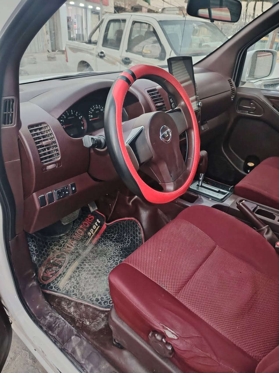 سلام عليكم نيفاره موديل 14 مكفوله بس محرك مبدل طابوكه اسعر 120 بيها مجال مكان بغداد المحموديه رقم ***********
