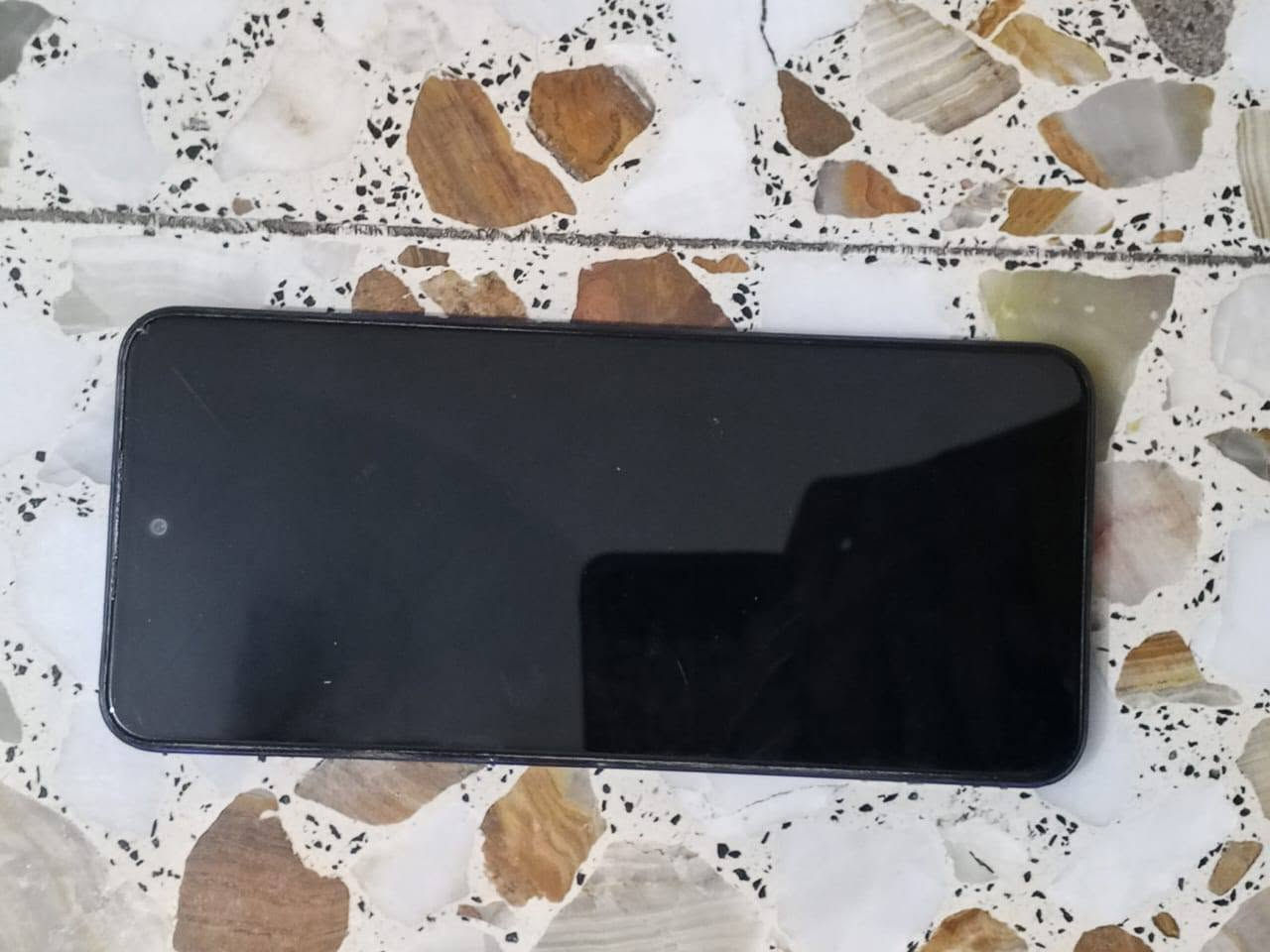السلام عليكم 
جهاز TECNO POVA 4 
الجهاز ما مفتوح يشهد الله 
بس الضهر طايح علية اميري وشاشة بيهة فطر خفيف
البطارية/6000
المعالج/helio G99
الشاشة/90 هرتز
يشغل ببجي 60 فريم
السعر/130 وبي مجال للطيبين 
للتواصل/***********واتساب
