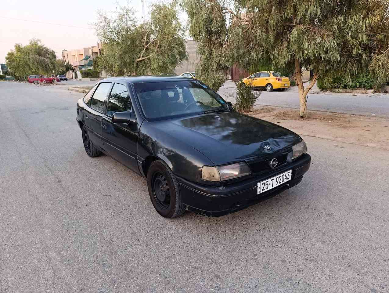 السلام عليكم اوبل فكترا حجم 18 موديل 1992 رقم كركوك انكليزي سنويه 29 شرط الوكاله والتحويل مكينه وكير بشرط صدر امامي 70 بل ميه صبغ عام سياره حلوه وكاعده جاهزه برغي مابيهه نقص للبيع فقط السعر 20 وبيهه مجال بسيط 
العنوان كركوك 
رقم الهاتف ***********
