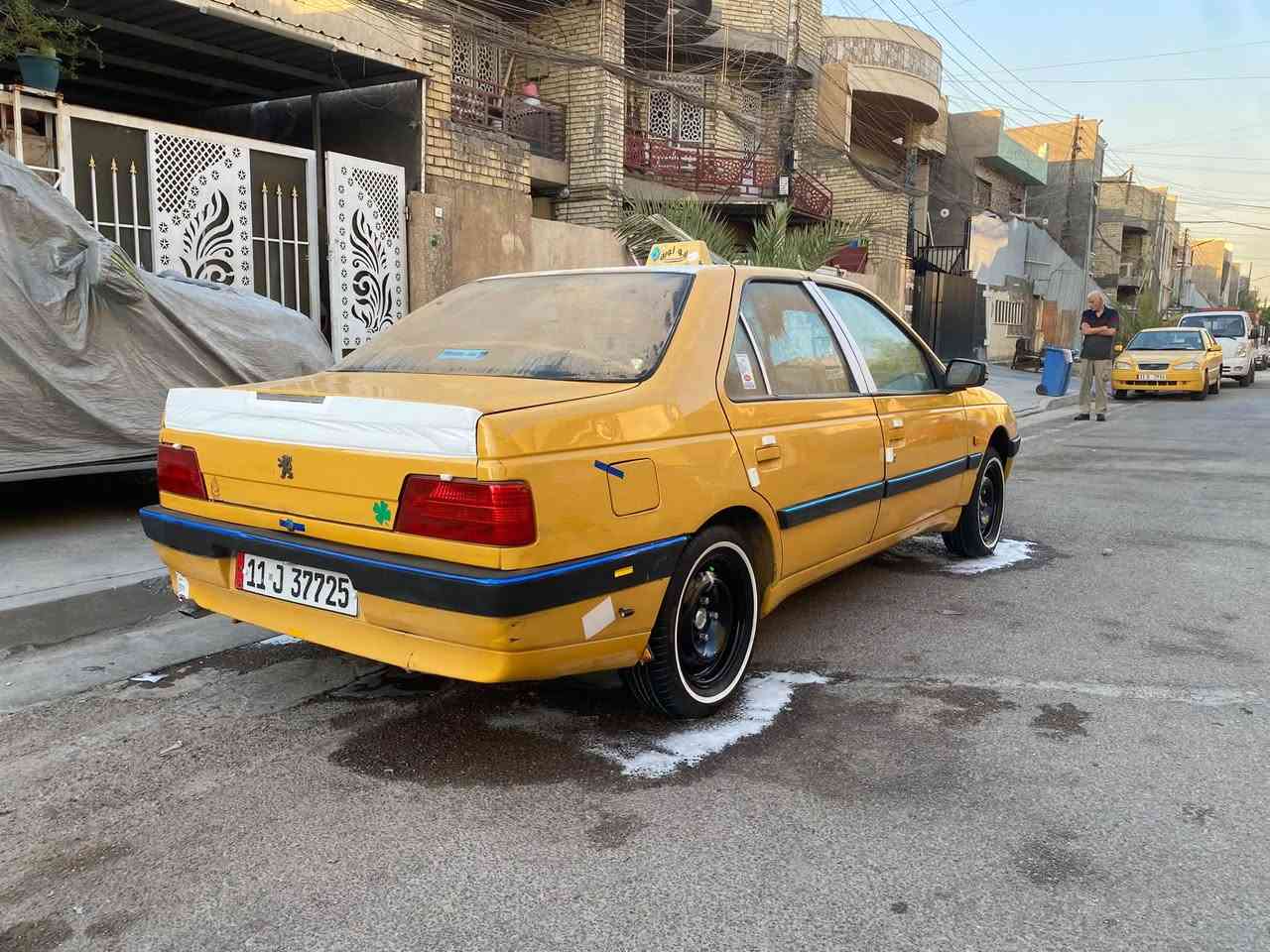 السلام عليكم بيجو لميس اكد2015كيرً مكينه فرنسي 2000 خير منالله تبريد ثلج صدر جديده داخله جديده بيه جاملغ الامامي مصبوغ فقط  بدون خياس مكفوله باقي خير من الله تخم تاير خط ابيض ارقم انكليزي مصفرهً تحويل مباشركهربايات بلاديه كلشي شغال بيه سياره مال شغلل اصفاحه موس سياره خير من الله سعر ٣٦وبيه مجال مكانًي بغداد 
اتصل ودلل ***********
