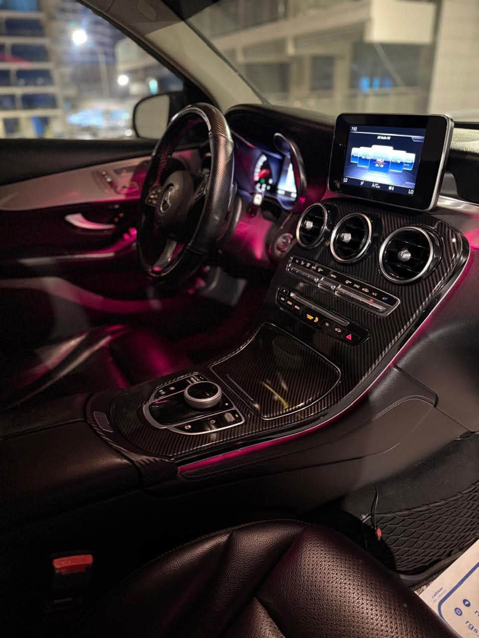 بسعر جدا مناسب 198 ورقه مال بيع
مرسيدس Glc 300 مديل 2019 
فول مواصفات AMG بانوراما 4 بصمات 
جنطه كهرباء مفوله كراسي مومري 
حادثها فقط طخه قطّعه وحده 
بدون ايرباك كله سليم 
 (( تو ويل )) المرغوبه ماشيه 62 الف 
السياره كلش جديده صفر مسج نظيفهه 
عنواني المنصور رقمها بغداد باسمي
***********
