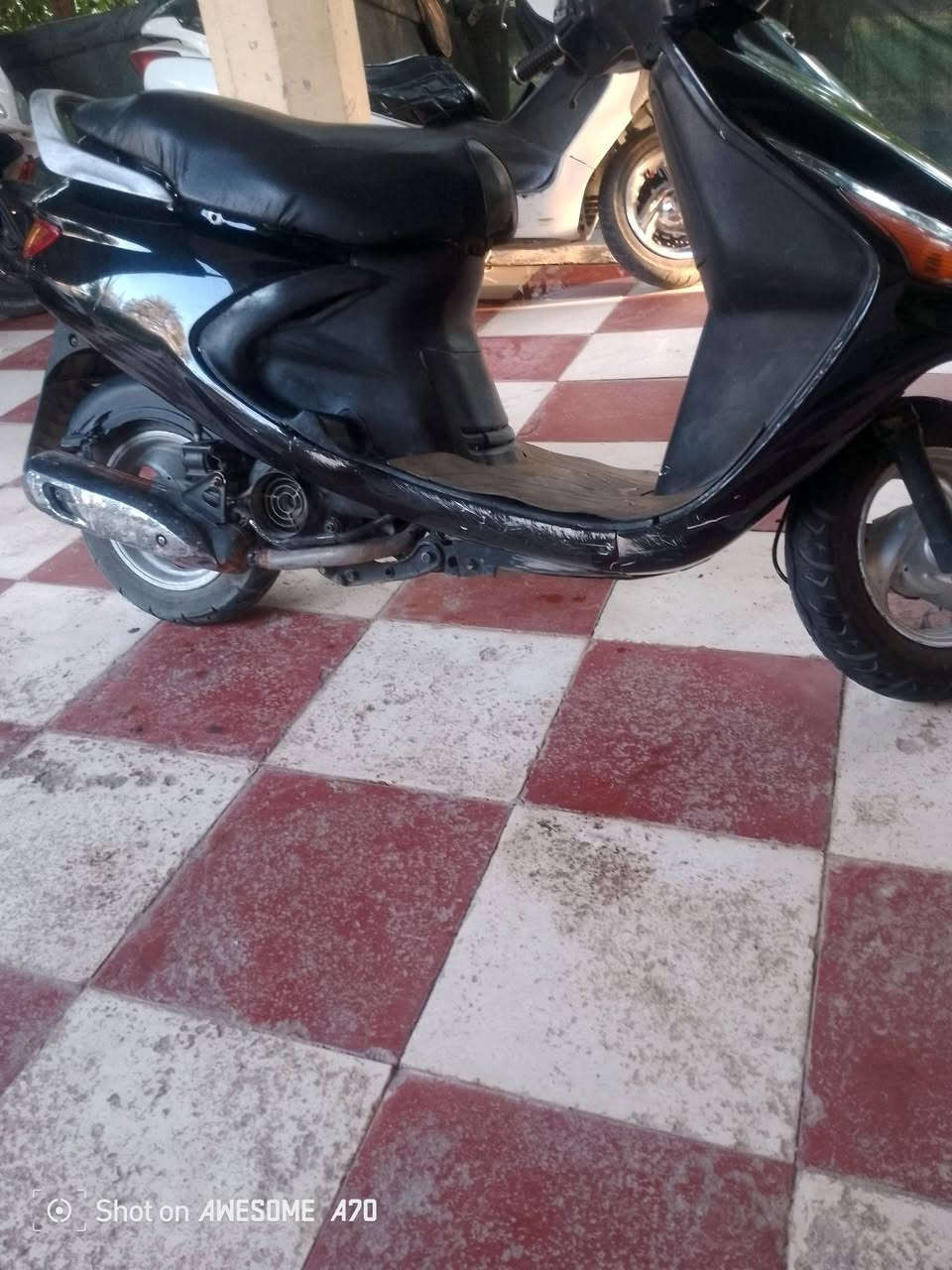 السلام عليكم دراجه فراشه للبيع مكاني حله ناحية النيل سعر 425بيها مجال قليل دراجه كلها شغاله سلف هندى كهربائيات *********** موشراي لا تعبني
