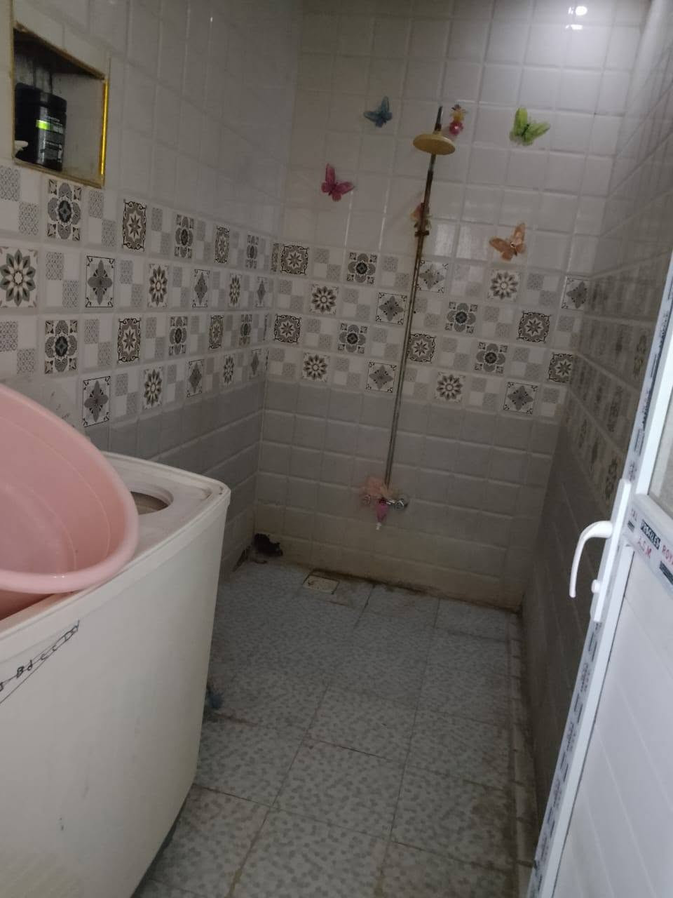 📍موقع حي الجامعة
السعداويه ورا سيطره العواد
بيت للبيع طابو🏡100متر
طابقين
الأول 
غرفه 🛌
صاله🖼
مطبخ🍽🍴
 استقبال🏦
صحيات 🪞
طابق ثاني
غرفه🛌
صاله🖼
حمام🚿
حديث كونكريت وبناء طابوك
يرهم اقصاد مقدمه والباقي قصد
#السعر 85وبي مجال
الوسيط العقاري
***********☎
عندك عقار للعرض دز تفاصيل وصور والباقي علينه
