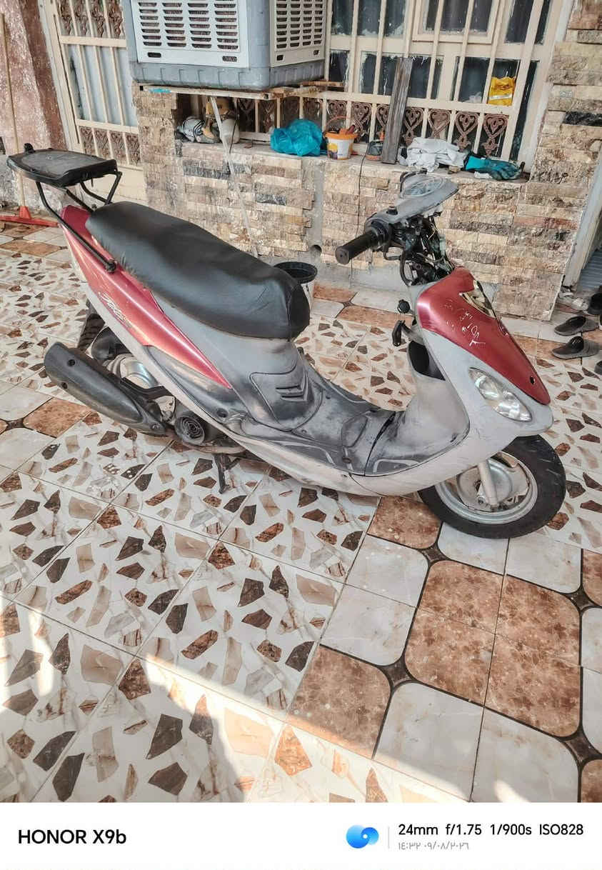 سلام عليكم
ماكس منغول دراجه نضيفه شوفت عينك.

وياهه كفرات رصاصي خت واحد مالاته.

دراجه نقصه ولفات بس مافاتحه قبل يعني ياخذه جناي.

سعره 425.

مكاني حله ابي غرق.

***********
