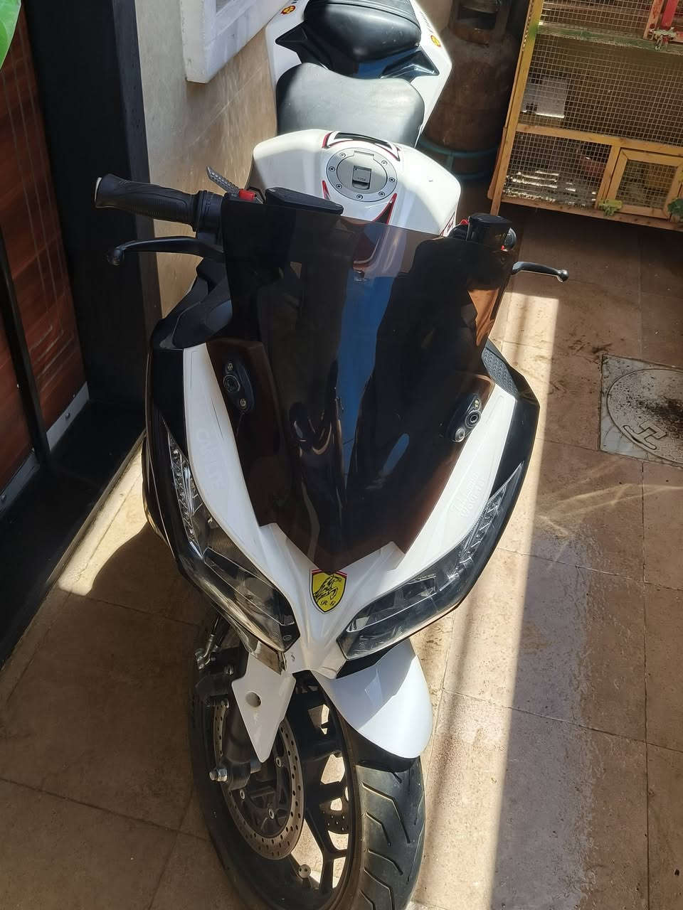دراجه بطح (شحن)🔋⚡ نضيفه
سلام عليكم
مواصفات :
سرعه- 130
بطاريات مبدله نضيفات ماخذهن ب 600 ألف
بيها كير للخلف R والتوقف P 
ضوايات اناره ممتازه
بريكات الهيدروليكية
الكَفرات نضيفه فقط كسر بسيط بالكفر الجانبي 
السعر 2,250,000
مليونين وميتين وخمسين 
العنوان/الدوره البعيثه /سلطان الثالث
رقم الهاتف للتواصل/***********
