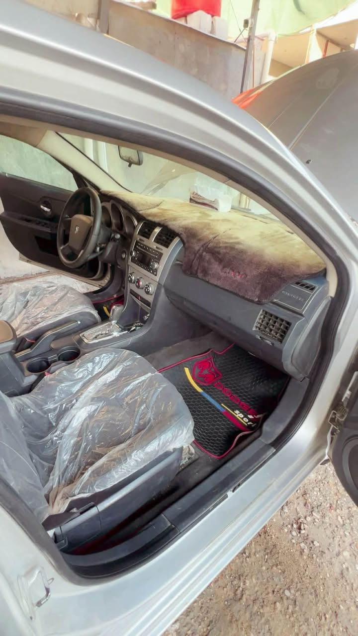 دوج افنجر للبيع او للمراوس
حادثها جاملغ الايسر فقط وبيها اماكن صبغ ابيع حزام 
صدر جديد امامي خلفي
مكينه 2400
رقم بغداد الدولي
التربيد ميشتغل يرادلها كمبريسر
وبيها نواقص بصيطه 
السعر 55 وبيها مجال 
مكاني بغداد ابو غريب 
رقم ***********

