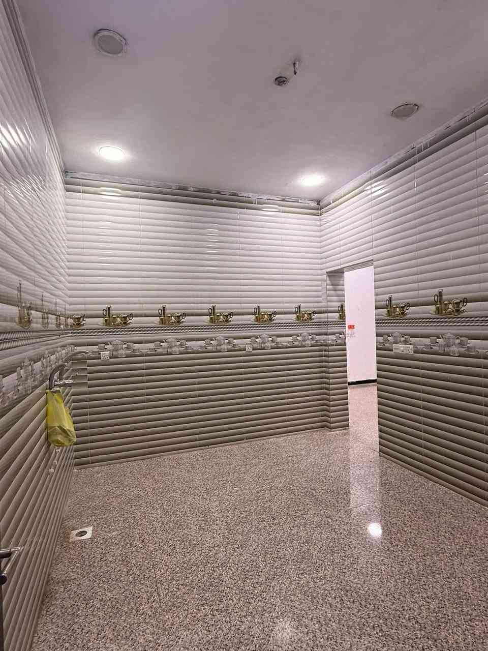 🏡✨ للبيع دار مرتب بموقع مميز في زرباطية ✨🏡

فرصة مناسبة لمن يبحث عن بيت بناء حديث، مرتب وجاهز للسكن وبسعر مناسب 👌

📍 الموقع: الكوت – ناحية  مقابل المدرسة القديمة 
📐 المساحة: 150 م²

🏠 يتكون المنزل من:
🛏️ ثلاث غرف نوم
🛋️ صالة
🍳 مطبخ
✨ غرفة استقبال
🚿 صحيات عدد ٣
▪️ طابقين 

🧱 بناء حديث ومرتب
📜 السند: طابو صرف – تحويل مباشر ✅

💰 السعر المطلوب: 50 مليون دينار عراقي وقابل للتفاوض 

📞 للاستفسار والتواصل
***********

