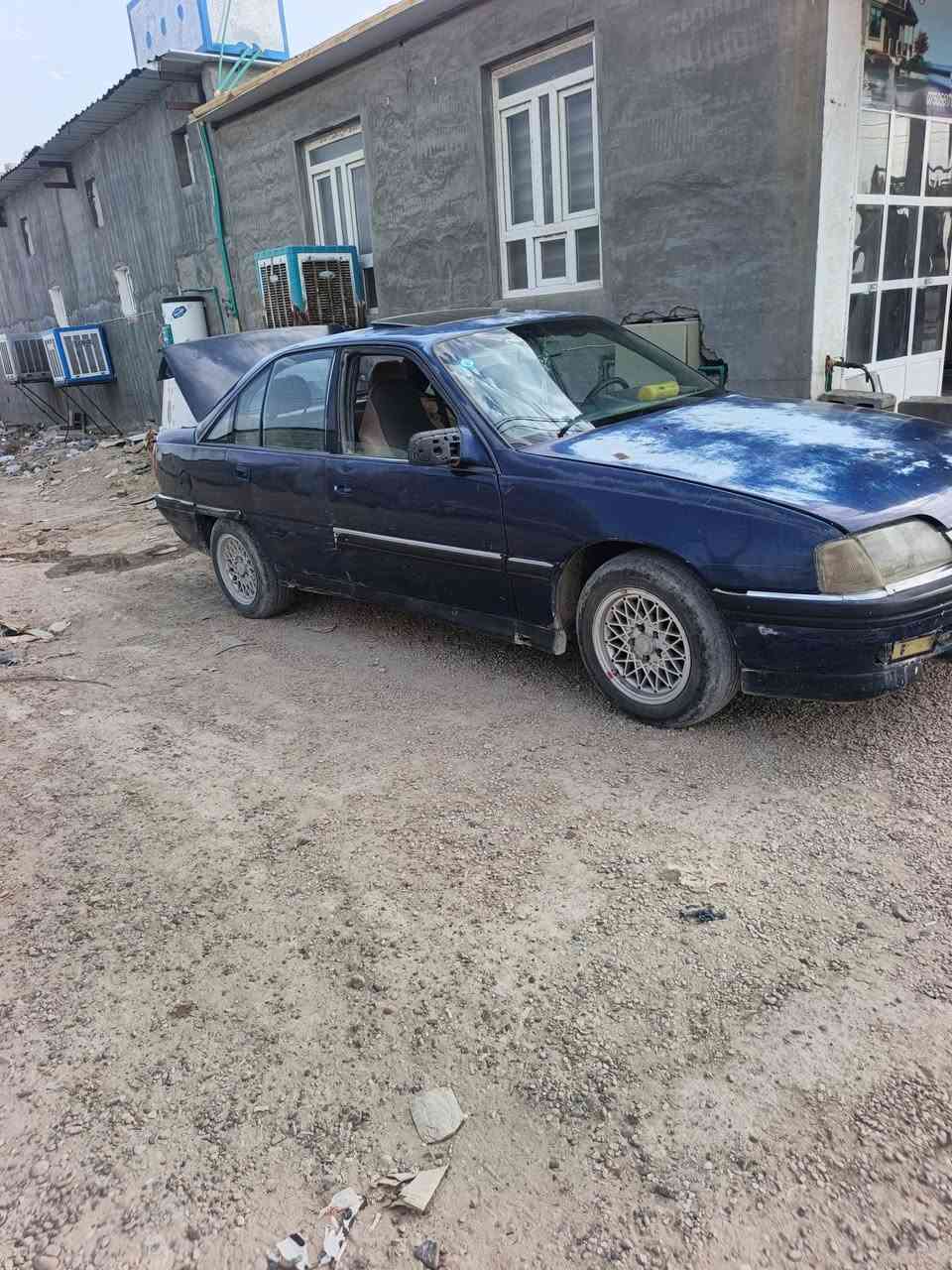 للبيع اوبل موديل 93محرك 2000مكفول 
كير عادي 
بسمي تحويل ثاني يوم 
السياره بلاديه مابيه صبغ 
خويس بس بلبوب الخلفيه شي بصيط 
السعر 20وبيه مجال 
***********
***********
مكاني الفلوجه 
حي المختار

