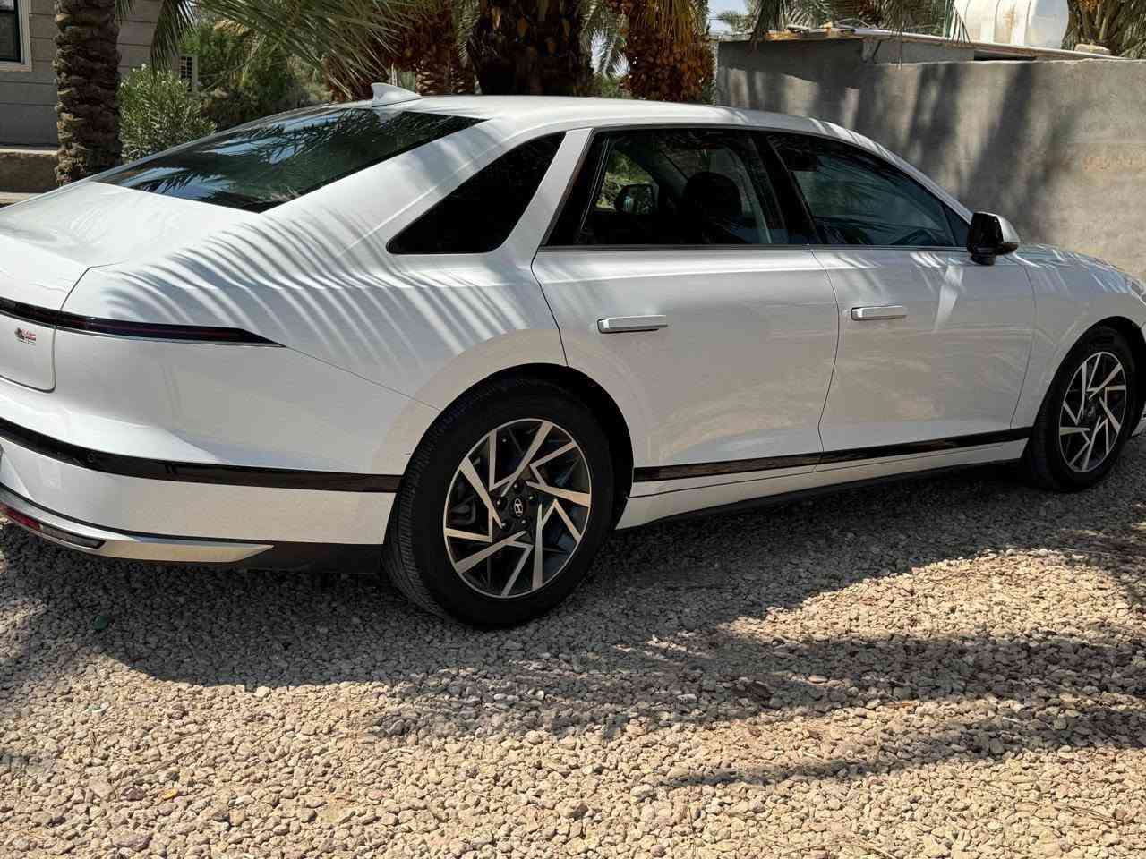 السلام عليكم ازيرا  كوري غاز اصل23 شكل24  مراوس عادي
فول مواصفات
تشغيل عن بعد
بصمه تشغيل و تقفيل
ماشيه 92 
بيه 3 قطع صبغ (بدون دواخل)
مكان الديوانية
رقم بغداد الجديد بسمي
مكينه 6 سلندر (3.5) عل وضع الشركه
جاهز من كلشي
#السعر 195 وبيه مجال
***********

