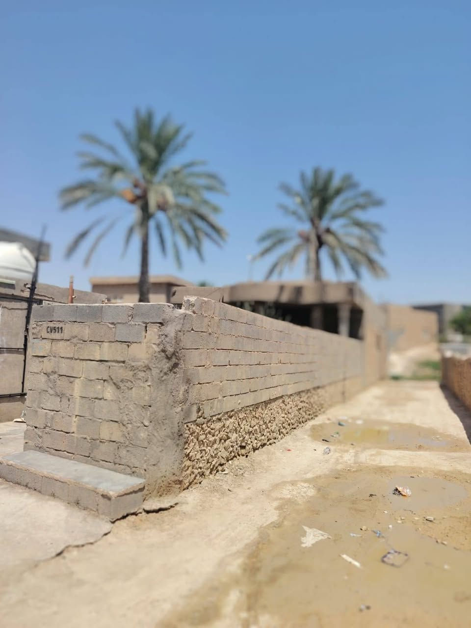 بيت مرتب في وادي الخمسه قرب جامع الغفران..غير طابو
         سعر 25 مليون وبي مجال
      استفسار.. ***********
