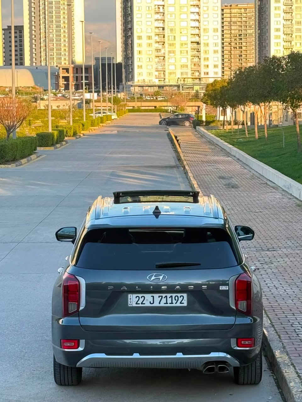 السلام  عليكم ورحمة الله وبركاته
‏‎‏‎       ——— لـلـبـيع  ———

هيونداي باليسايد — Hyundai Palisade

‏‎‏‎وراد أمريكي.     —    ايرباك الستيرن - البرده 

‏‎‏‎الموديل           —     2020 

فئة.                 —   Kalkaravi

حجم المكينه   —      V6/3800

‏‎‏‎اللون                —      زيتوني    

‏‎‏‎المسافه المقطوعه —  65.000mi  

‏‎‏‎حاله السياره. — جاملغ - بنيد  - صندوق( التقرير و السونار مرفق مع الصور )  

‏‎‏‎المواصفات 
‏‎‏‎- بصمة تشغيل 
‏‎‏‎- بصمة أبواب 
‏‎‏‎-تشغيل عن بعد 
‏‎‏‎-ترحيب عند الاقتراب 
-دبل فتحة سقف
-نظام الملاحه 
-شفتات ستيرن
-بردات خلفيه 
-شاشه ديجتال
‏‎‏‎-كشنات جلد + مخمل
-كشنات تدفئه تبريد 
-حساس امامي 
-حساس خلفي
-رادارات 360درجه 
-كامرات 360درجه
‏‎‏‎- شاشه كبيره تدعم نظام الأبل كار بلي ونظام الاندرويد 
‏‎-تدفئة ستيرن 
-كرسي السايق خزن ميموري 
‏‎-گير بيانو  
‏‎-نظام الدفع 4WD
-اشاره بالمرايه  
‏‎-اوتو هولد 
‏‎-هندبريك بصمه 
‏‎-وضعيات قياده 
‏‎‏‎- ستيرن بحركه كهربائيه
‏‎‏‎- تبريد مركزي 
‏‎‏‎- بگ لايت LED 
‏‎-صندوق كهربائي 
‏‎-كشنات VIP ( منفصل )
‏‎‏‎-كرسي السايق والراكب بحركه كهربائيه
‏‎‏‎-تحكم ستيرن جهتين 
‏‎‏‎-تحديد سرعه 
‏‎‏‎-مانع انزلاق 
‏‎‏‎-ليد نهاري
‏‎‏‎باقي المواصفات المعروفه 

‏‎‏‎السعر            —    اكتب تم ويوصلك السعر مباشر 

‏‎‏‎رقم السياره    —     اربيل

‏‎‏‎موقع  السياره —      السليمانية 

‏‎‏‎للأستفسار.     —       *********** - ***********
