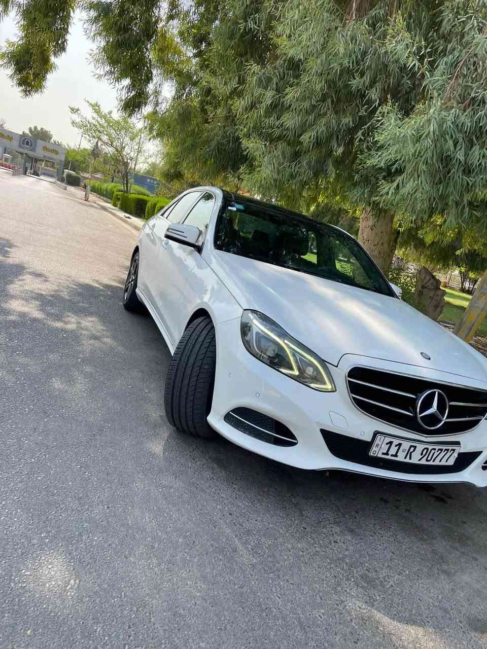 🚘 مرسيدس E200 | موديل 2013 | خليجي 🇩🇪✨
🔥 من أنظف سيارات المرسيدس بالعراق — مواصفات خاصة ومختلفة عن باقي سيارات موديل 2013

📍 المواصفات والتجهيزات:
• بانوراما ☀️
• إنارة داخلية 7 ألوان
• كراسي كهرباء
• تدفئة كراسي 🔥
• تبريد بيانو
• تبريد قطعتين
• حساسات 360°
• مرايات كهرباء
• Auto Hold
• لايتات متحركة ويه الستيرن
• مثبت سرعة
• نظامين قيادة
• شاشة
• كشنات جلد
• زينون بلادي
• تحكم ستيرن
• رادار أمامي
• نظام التحذير والحماية الأمامية 🛡️
• بصمة عدد 2
• أوتو ستارت
• ماوس تحكم
• مانع نزلات
• ناقل حركة أوتماتيك تعليك
• LED نهاري
• إضاءة ترحيبية عند فتح السيارة ✨

🛞 ويل AMG
والويل الأصلي موجود ويا السيارة.

📊 المعلومات:
▫️ مرسيدس E200
▫️ موديل 2013
▫️ ماشية 103 ألف كم
▫️ خليجي
▫️ كفالة عامة
▫️ باسمي — تحويل مباشر
▫️ رقم مميز ⭐

✅ سيارة مواصفات خاصة ونادرة، تختلف عن باقي سيارات الموديل، وبحالة ممتازة جداً.

📞 للاستفسار والتفاصيل: مراسلة أو اتصال
***********
***********
