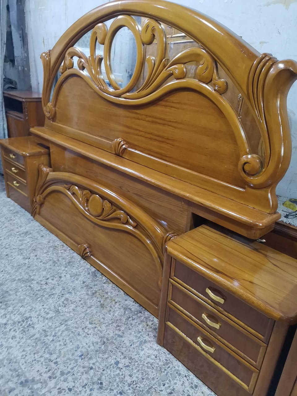 السلام عليكم
نجاره عراقيه فخمه شغل ثقيل جدا جدا ٦ وملحق صاج داخل وخارج مستعمل اخو الجديد الغرفه كله دنك جاوي ولف الابواب ايظا جاوي القاعده ابلوك صاج
للحجز والتواصل علئ الهاتف او واتساب ***********
يوجد توصيل جميع المحافظات
العنوان بغداد السيديه حي الاعلام شارع قطر الندئ
