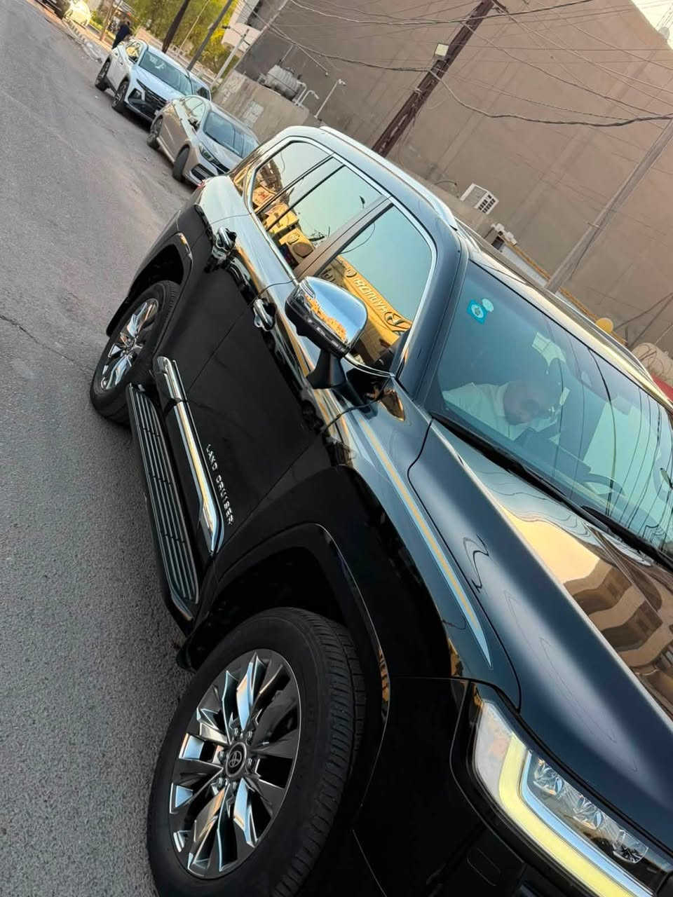 LAND   CRUISER  
2024
VX
LIMITED 
V6
4.0L
بريم اصل

 تويوتا      لاندکروز

2024     اسود 
رادار امامي 
رادار خلفي
مانع تصادم 

مغلف

داخل    أحمر

6 سلندر
بريم

ماشیة

 
24 الف

حقيقي  

مواصفات

کوشنات    جلد

کوشن   کهربائي

کوشن   تبريد +تدفئه

سماعة  جي  بي  ال

شاشة   کبيرة

کوشن   خلفي   کهربائي

كامرات ٣٦٠ 

شاحن    لاسلکي

لايت    زينون

لایت  ایشارة

صندوق   کهربائي

تشغیل  عند  بعد

8  ایرباك

3  شاشة
رقم بغداد 
للاستفسار 
(***********)
السعر 
73,500$
