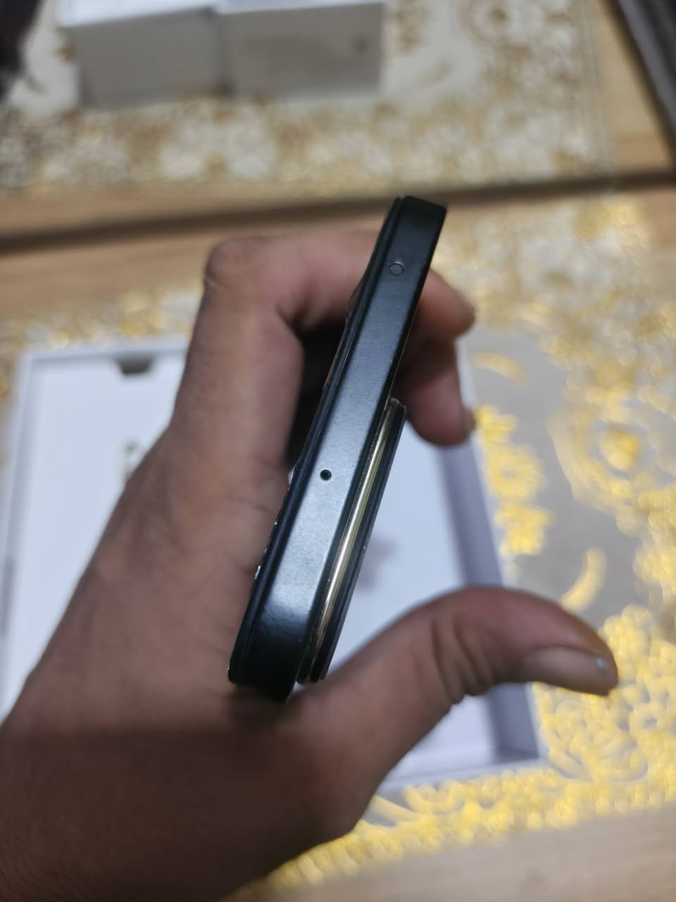 هونر x7c ذاكرة ٢٥٦ عشاوئيه ١٦
جهاز مكفول من الصيانة 
كارتونه ويا بدون شاحنه سعر ١٨٥ قفل 
مكان بغداد الامين الثانيه 
 ***********
