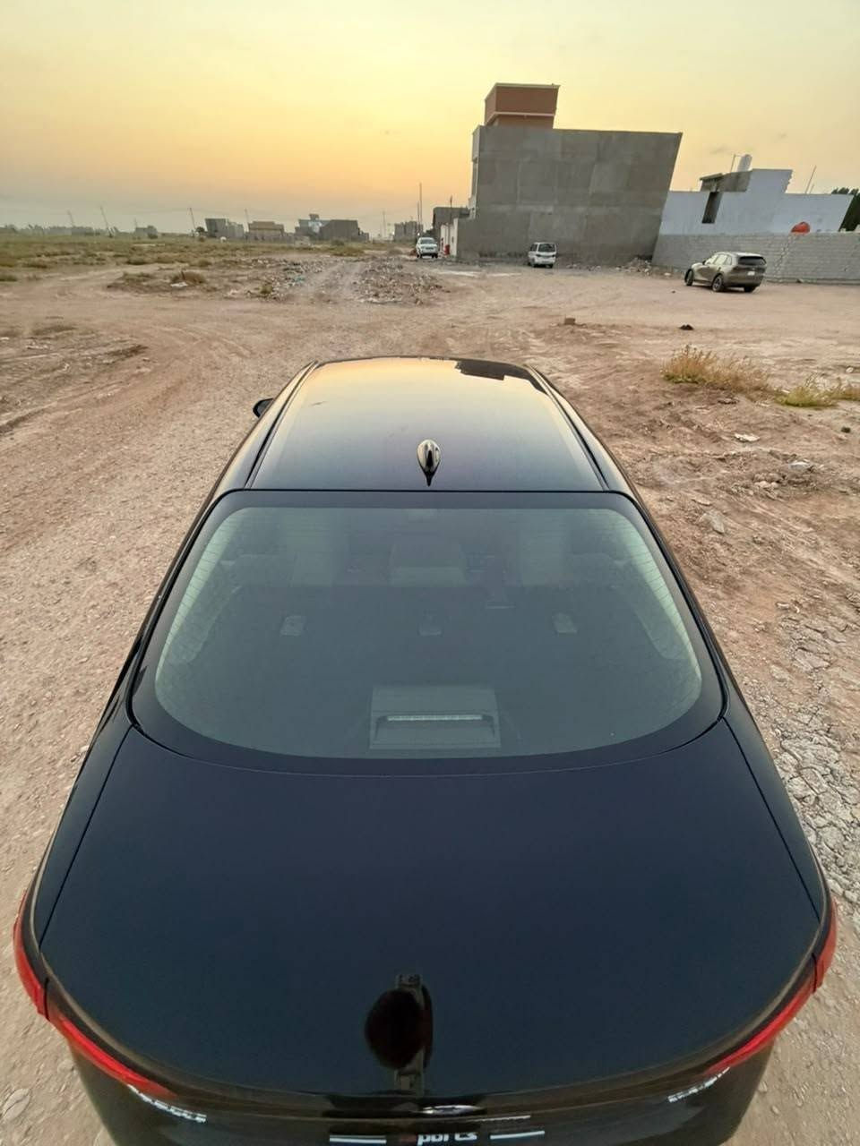 تويوتا كورولا هايبرد 2024 
🚘 الموديل: Toyota Corolla Hybrid LE
📅 السنة: 2024
🇺🇸 المواصفات: أمريكي
⚙️ المحرك: هايبرد 1.8 لتر، 4 سلندر
🔋 النظام: بنزين + كهرباء
⚡ القوة: 138 حصان
🔄 القير: ECVT أوتوماتيك
🚗 الدفع: أمامي FWD
⛽ الصرفية: تصل إلى 53 MPG داخل المدينة و46 MPG على الطريق السريع
👥 عدد المقاعد: 5 أشخاص
🖥️ الشاشة: 8 إنچ
📱 Apple CarPlay / Android Auto: لاسلكي
🛡️ أنظمة الأمان: Toyota Safety Sense 3.0
🎛️ أوضاع القيادة: Normal / Eco
🔑 تشغيل بصمة وزر تشغيل: حسب التجهيز
سيارة اقتصادية جداً بالوقود، عملية ومناسبة للاستخدام اليومي.

***********
